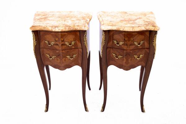 Paire de tables de chevet, début du XXe siècle, France.