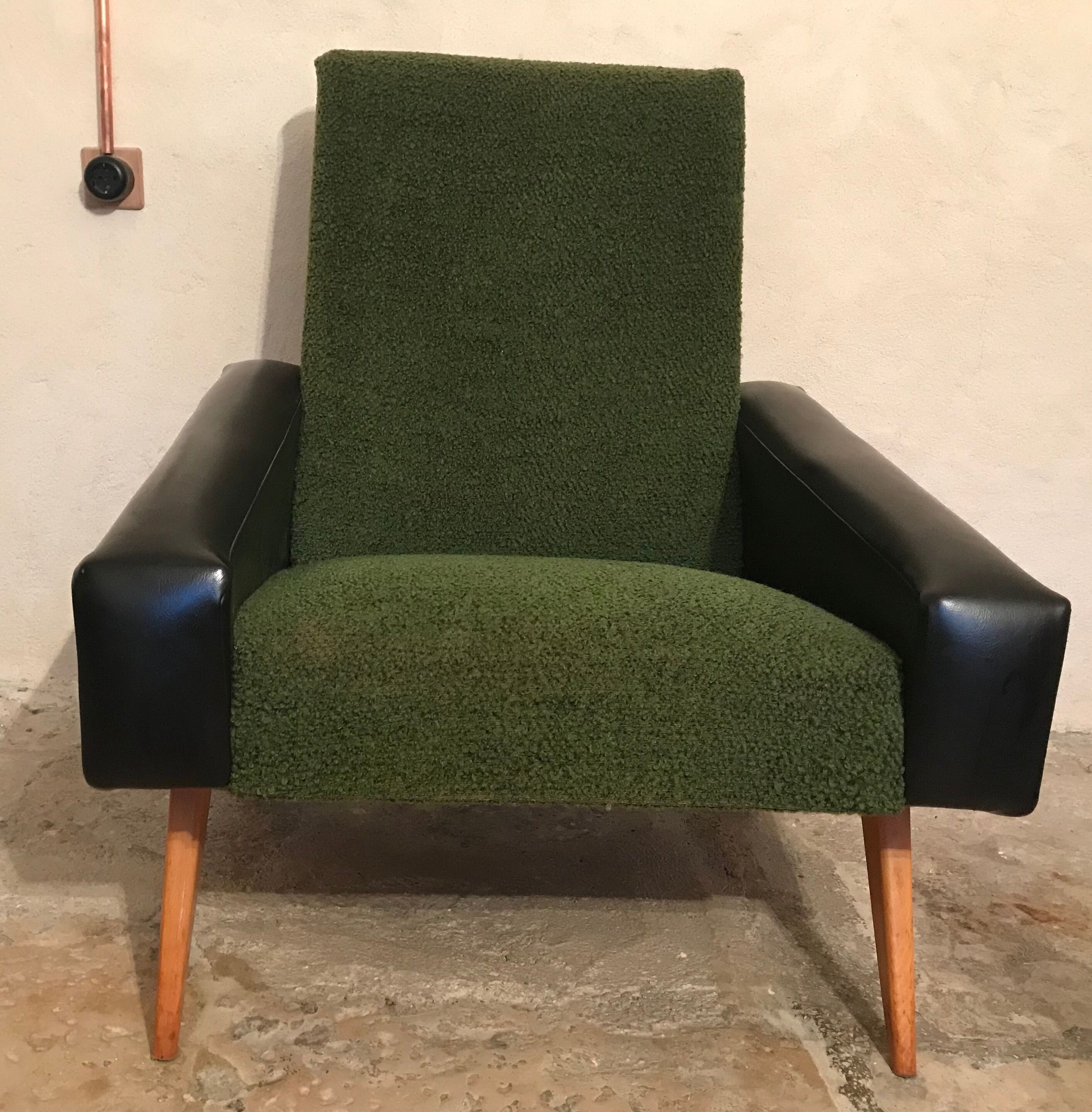 Vintage chair foot compass wool and skai