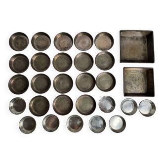 Set of 29 old metal molds, 14 cm