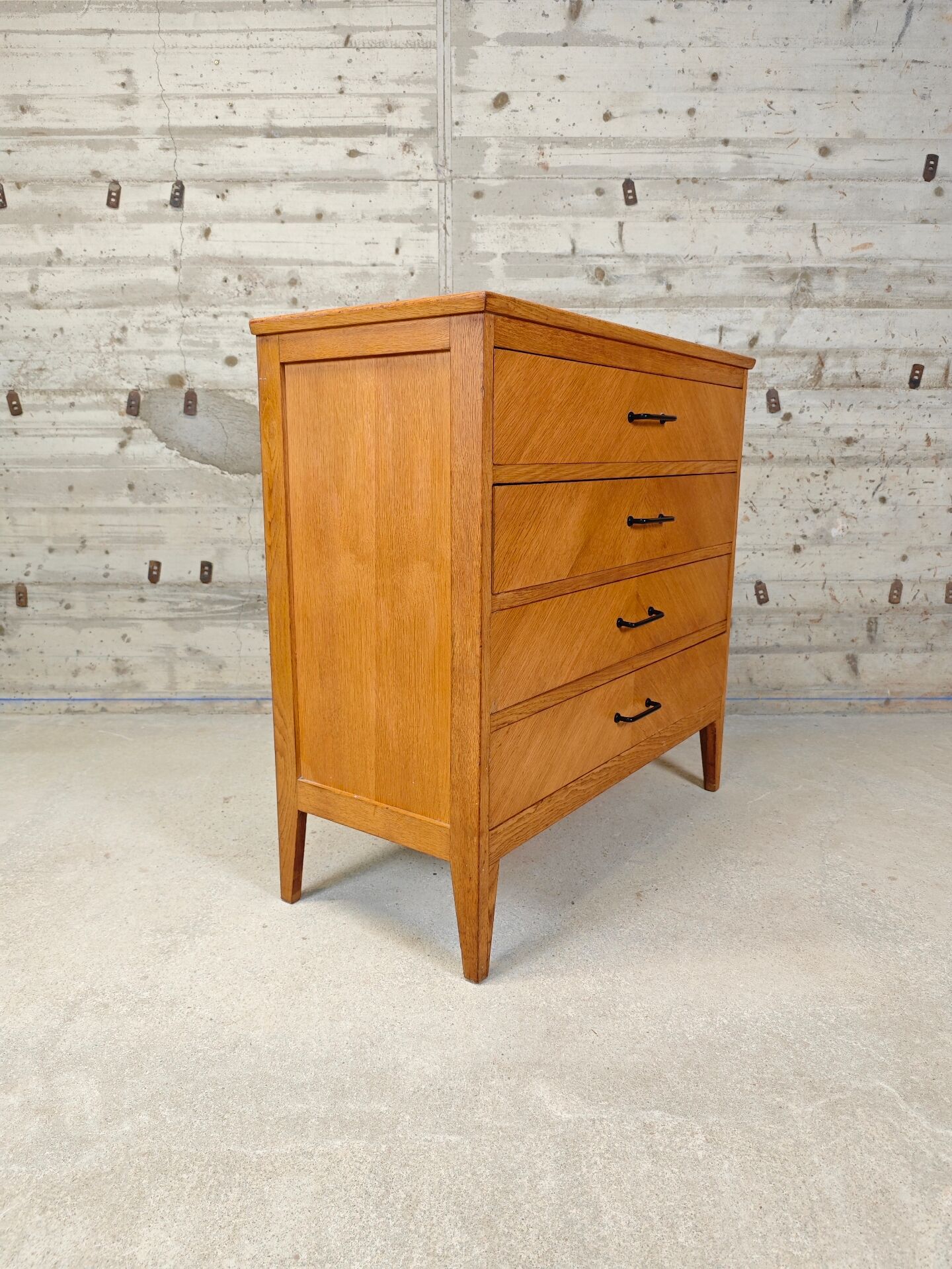 Commode vintage
