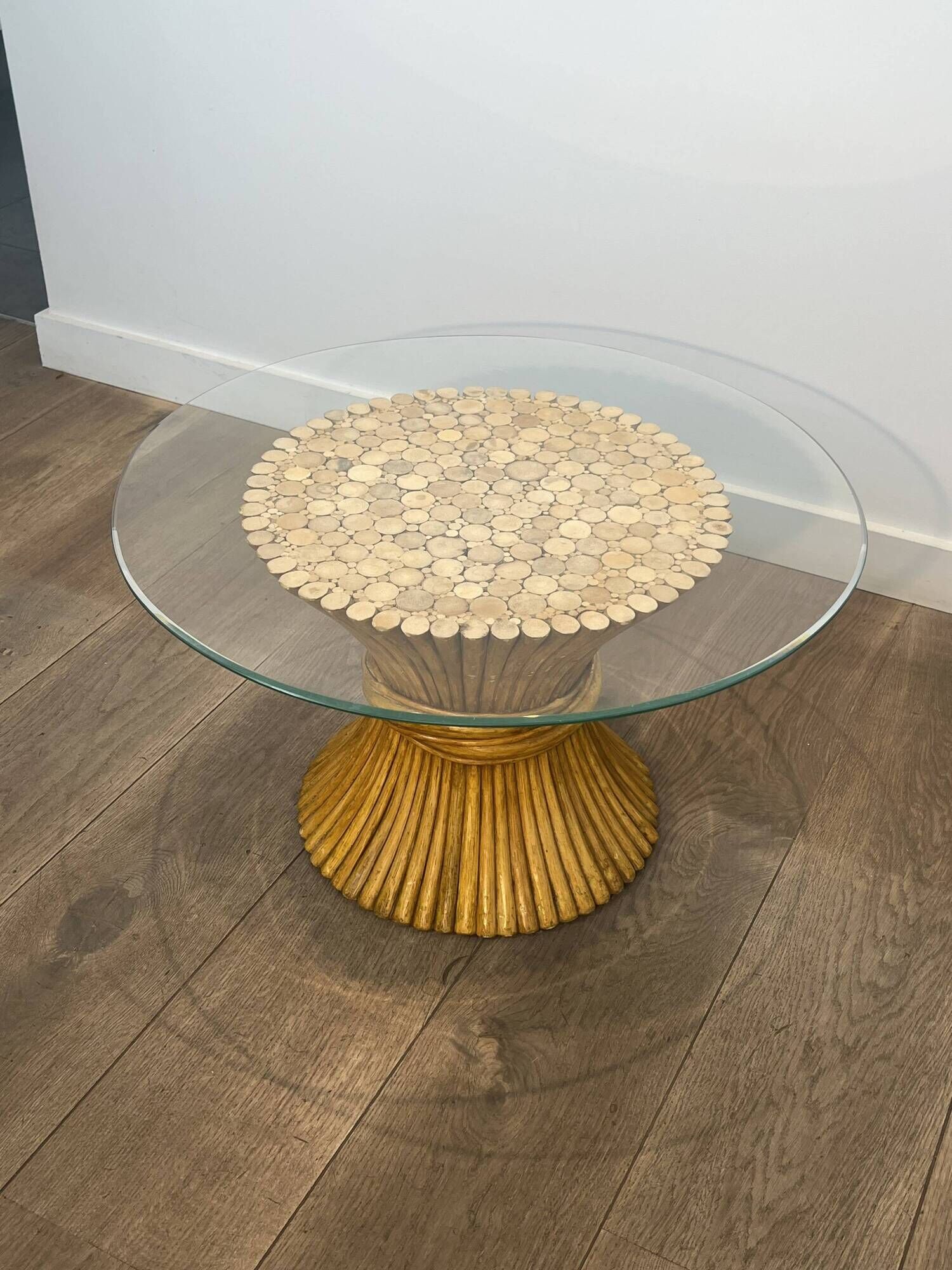 Wheat sheaf coffee table Elinor McGuire. American work. Circa 1970.
