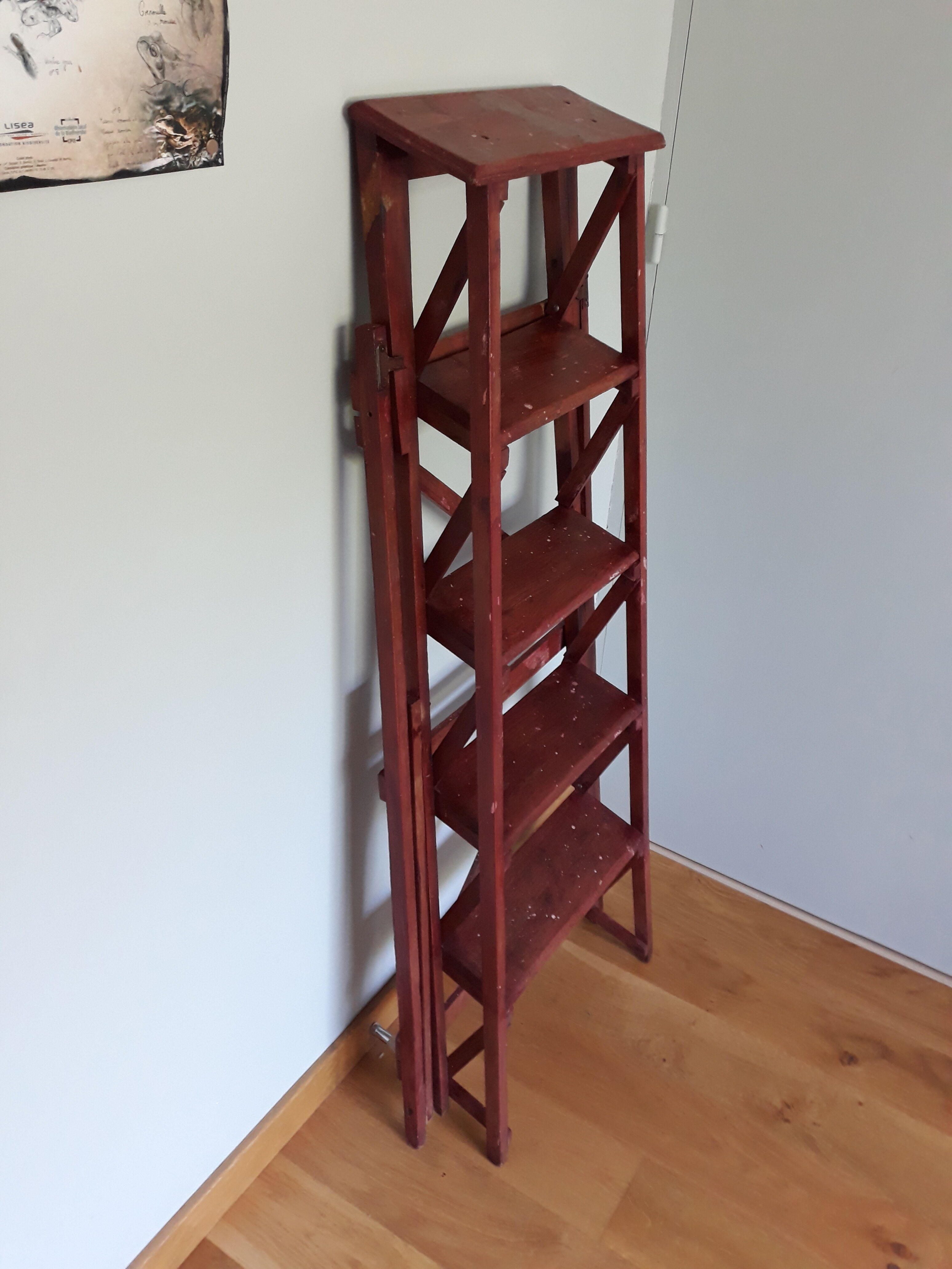 Wooden painter's stepladder