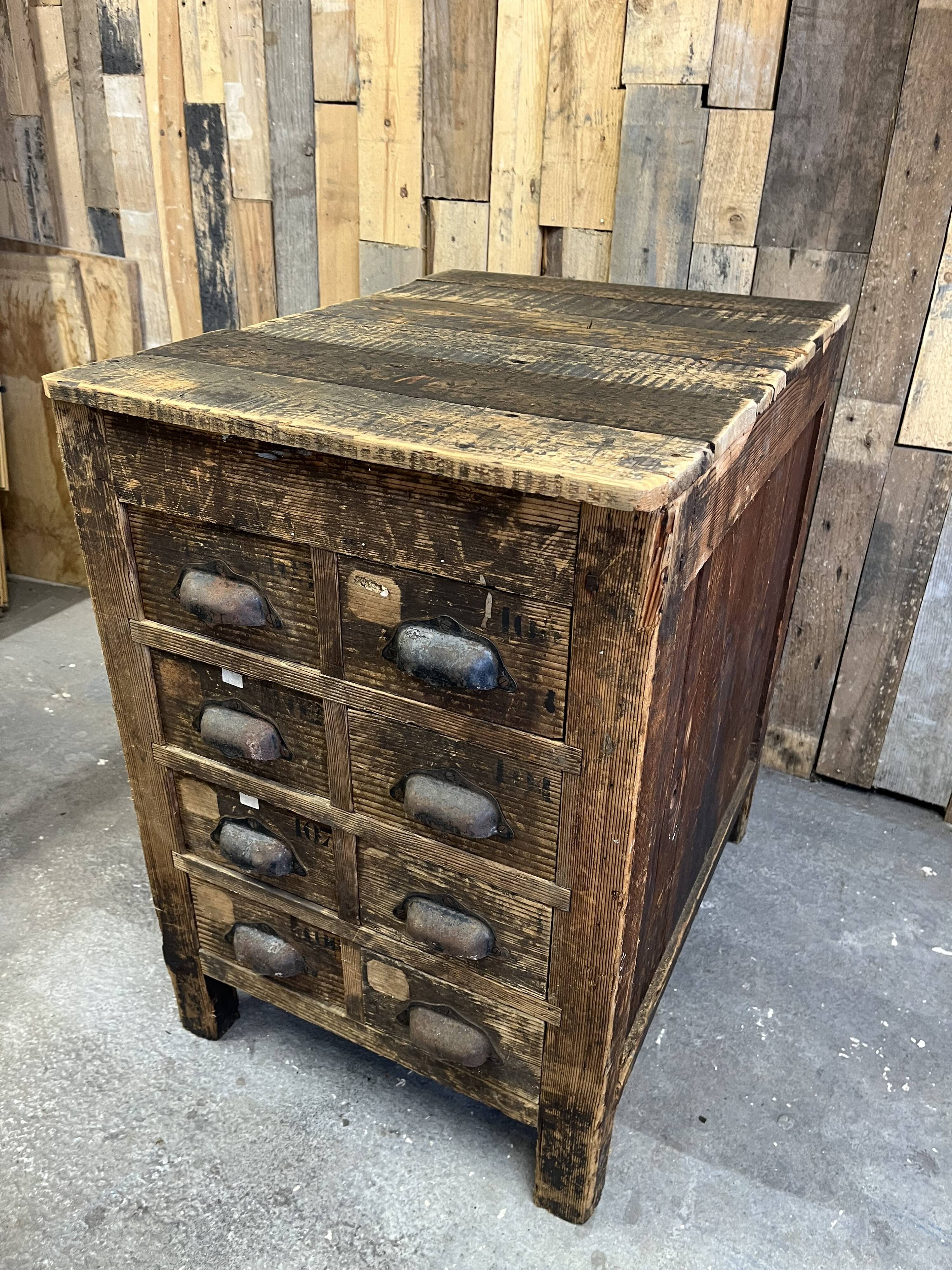 Meuble de métier en bois ancien chaussure