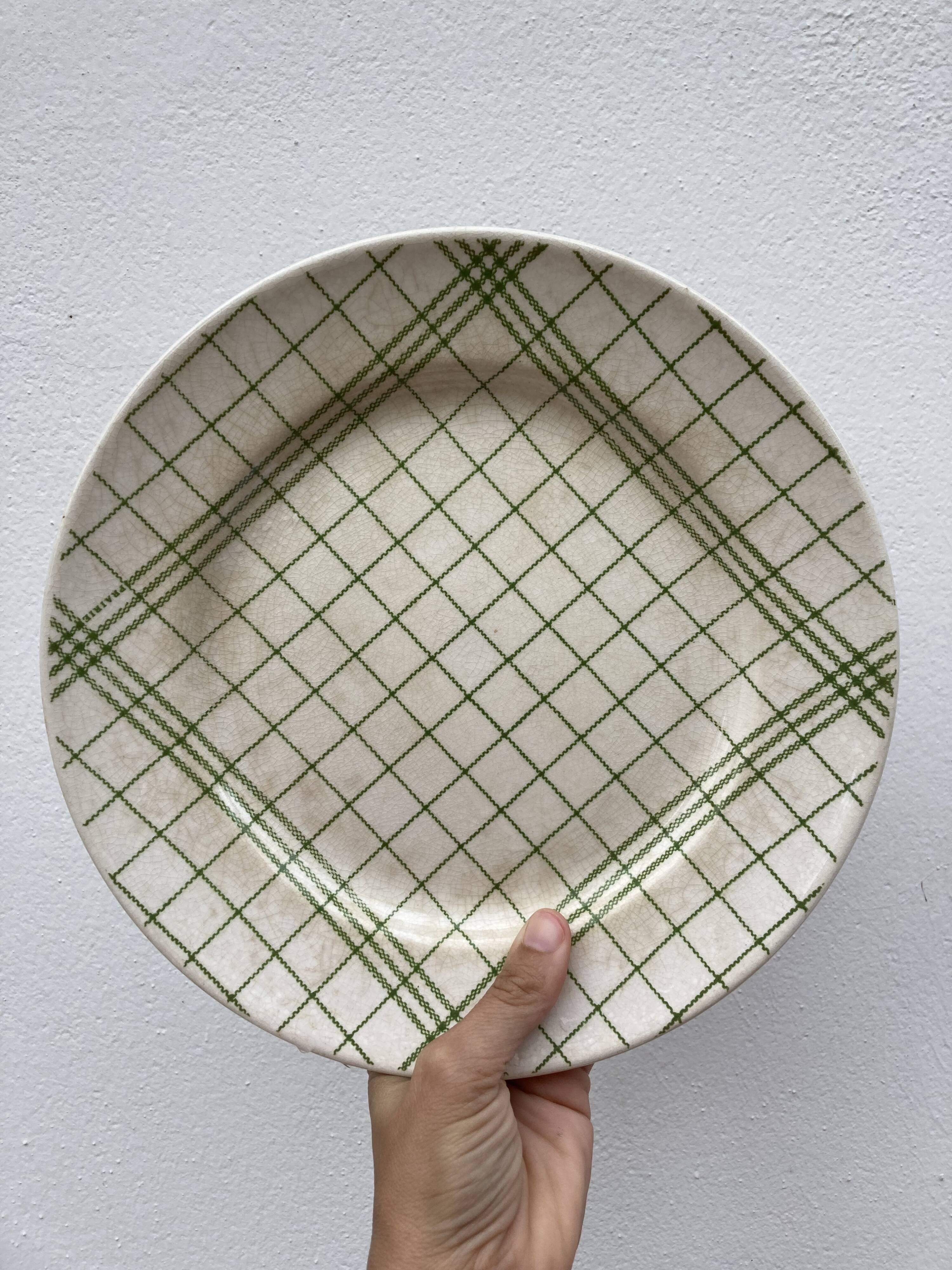 4 flat plates Gien tea towel pattern