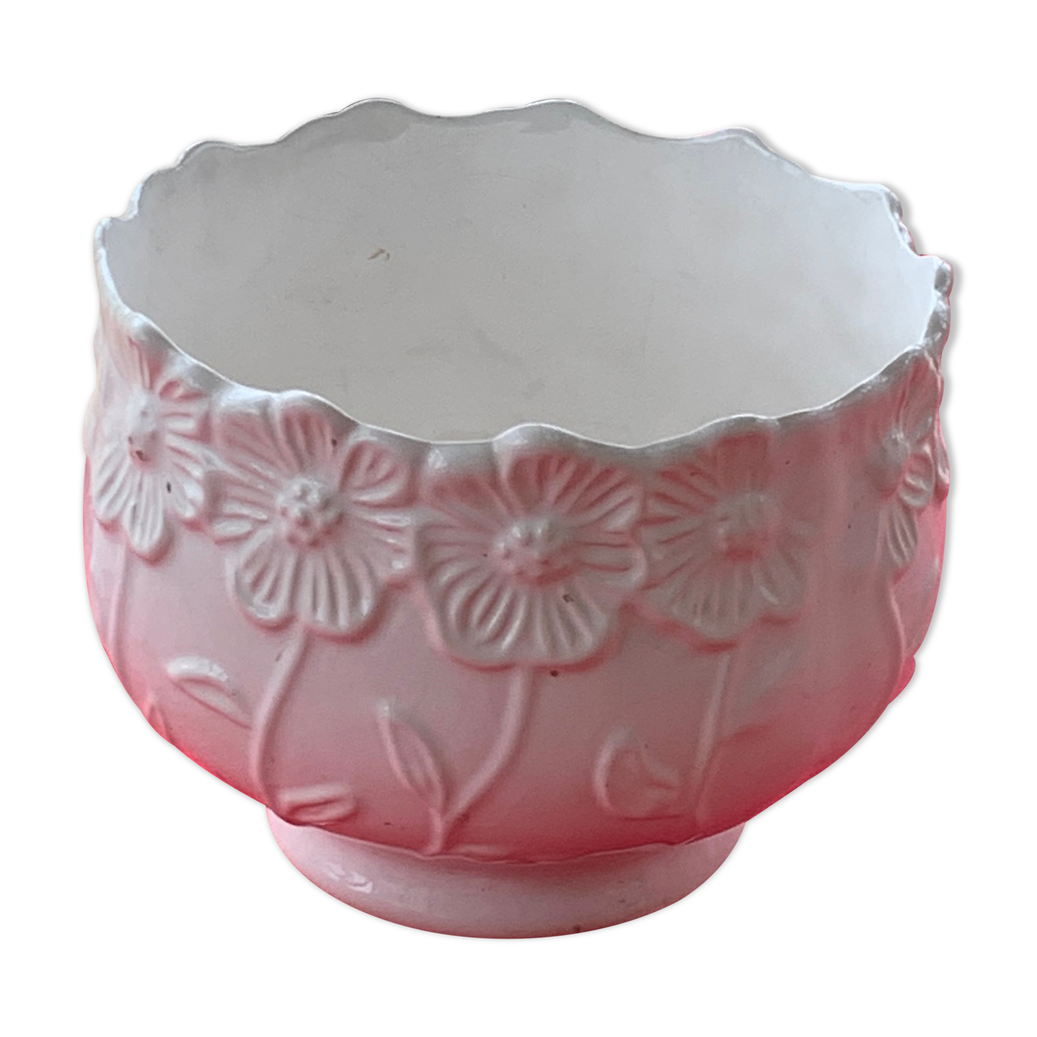 Pot cover slurry in glazed ceramic white vintage floral pattern
