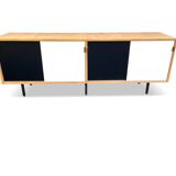 Florence Knoll sideboard for Knoll with 4 sliding doors