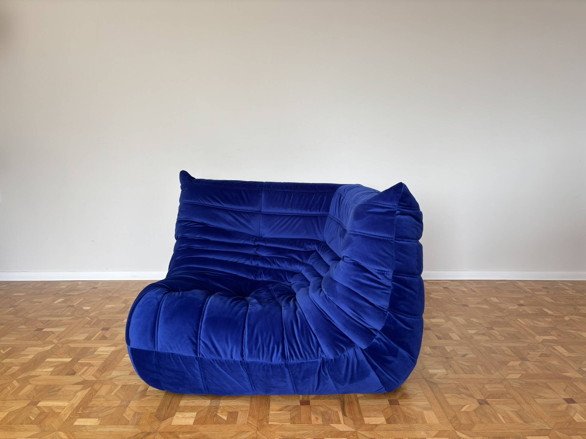 Canapé d'angle Togo avec pouf par Michel Ducaroy pour Ligne Roset
