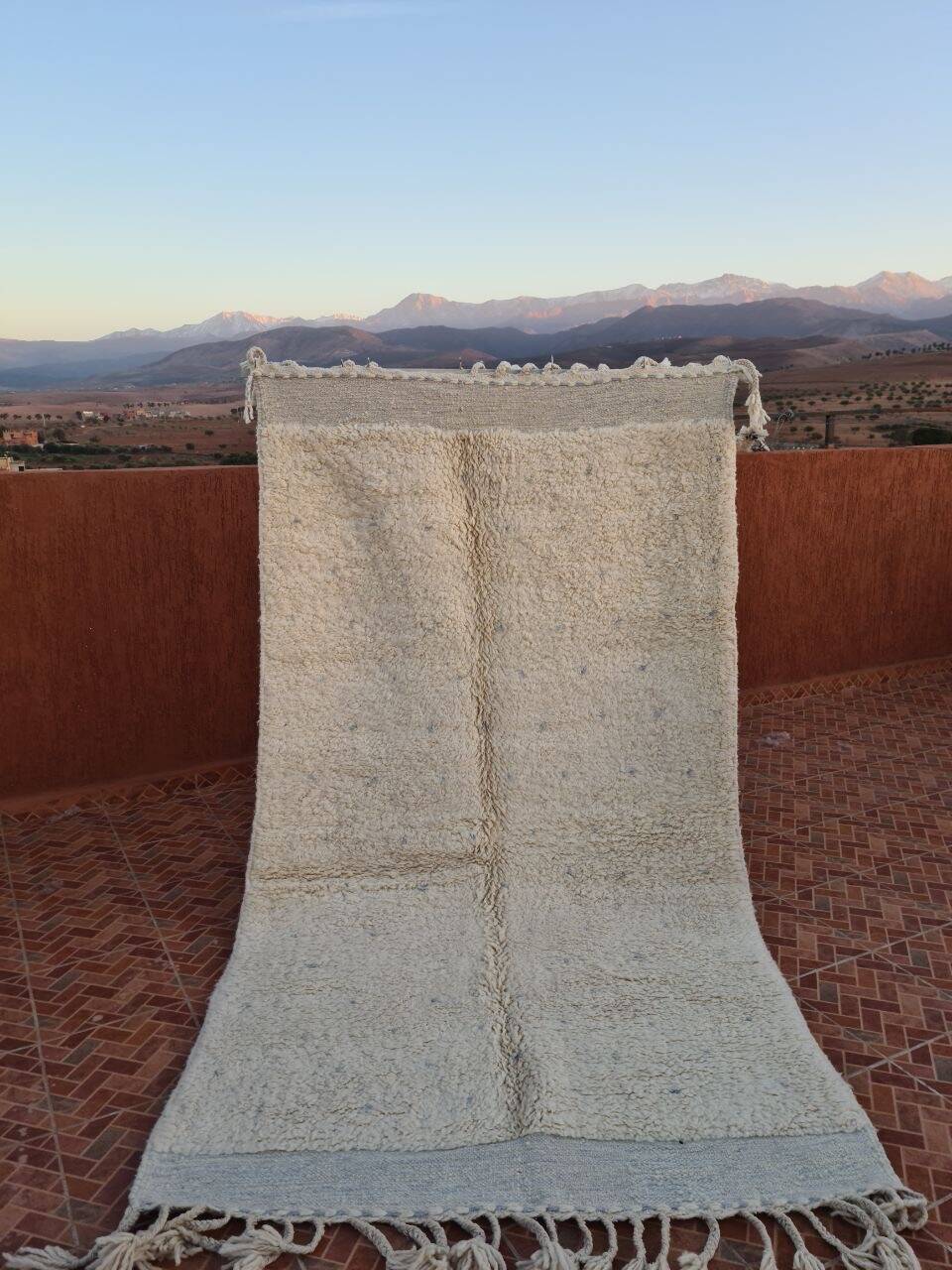 Vintage Berber Rug in Ecru Wool 250x150 - Authentic Bohemian Style