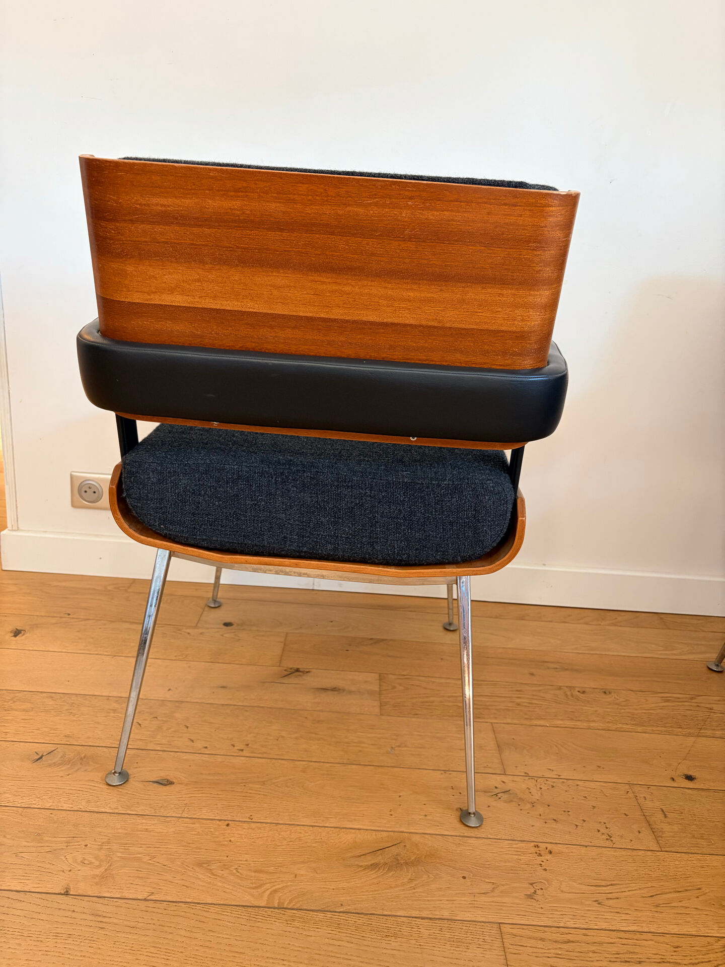 4 armchairs by Alain Richard from the 1970s.