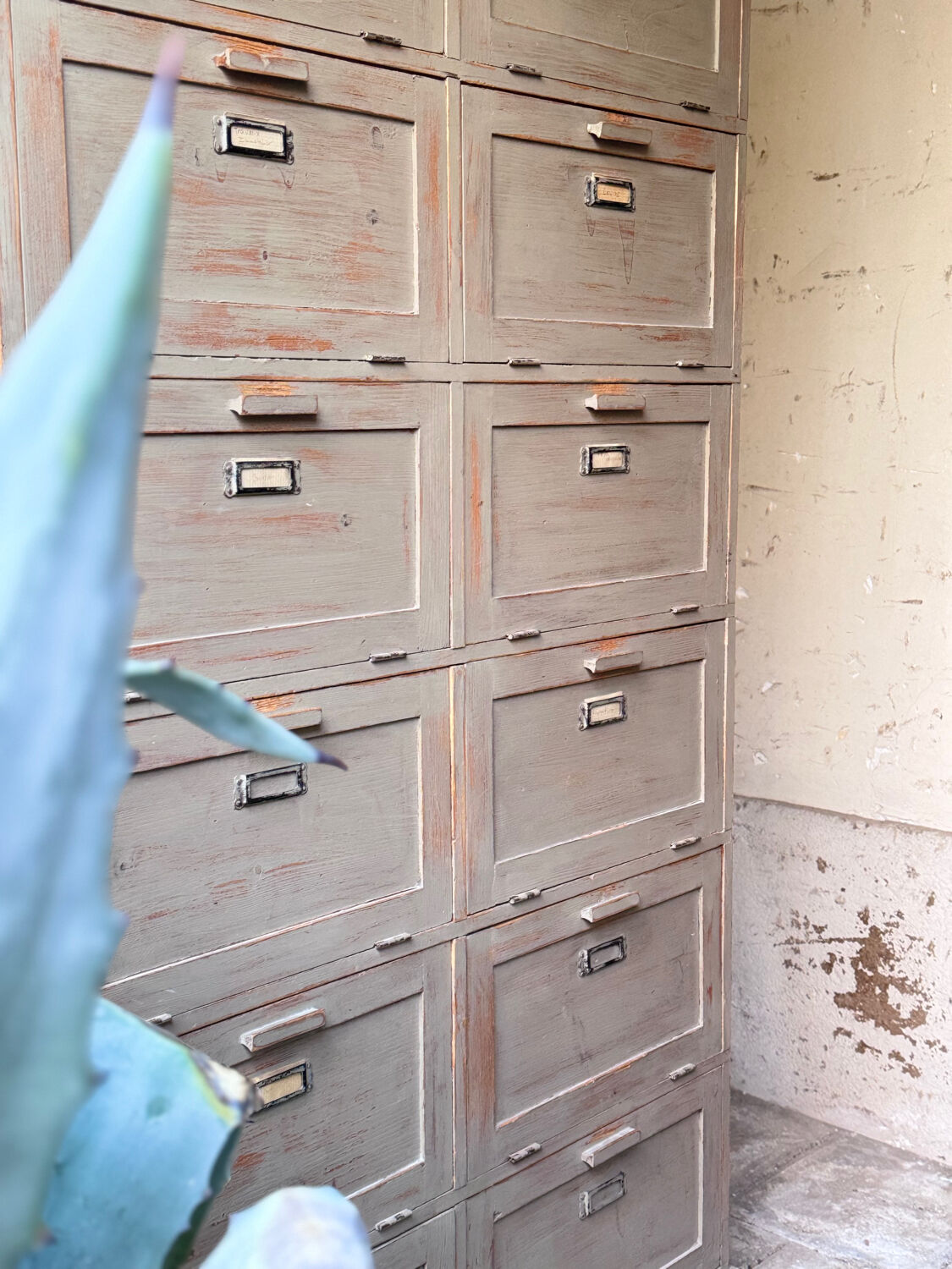 Patinated wood flap furniture