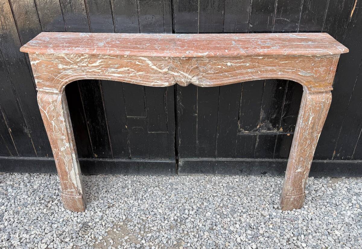 Louis XV fireplace in Rance marble from the 18th century