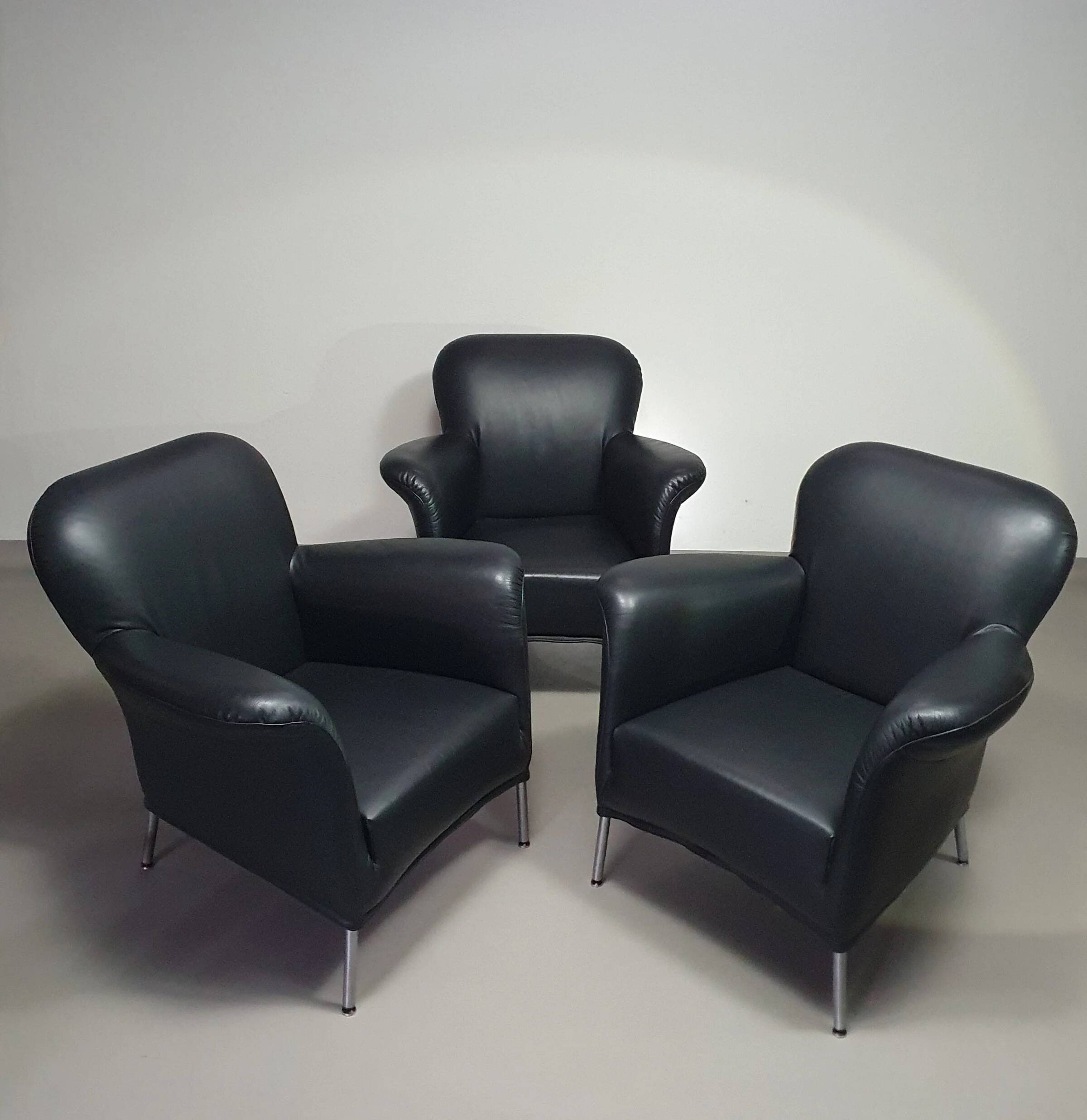 3 x rare armchair / model Turn / black leather / Bert Plantagie in mint condition.