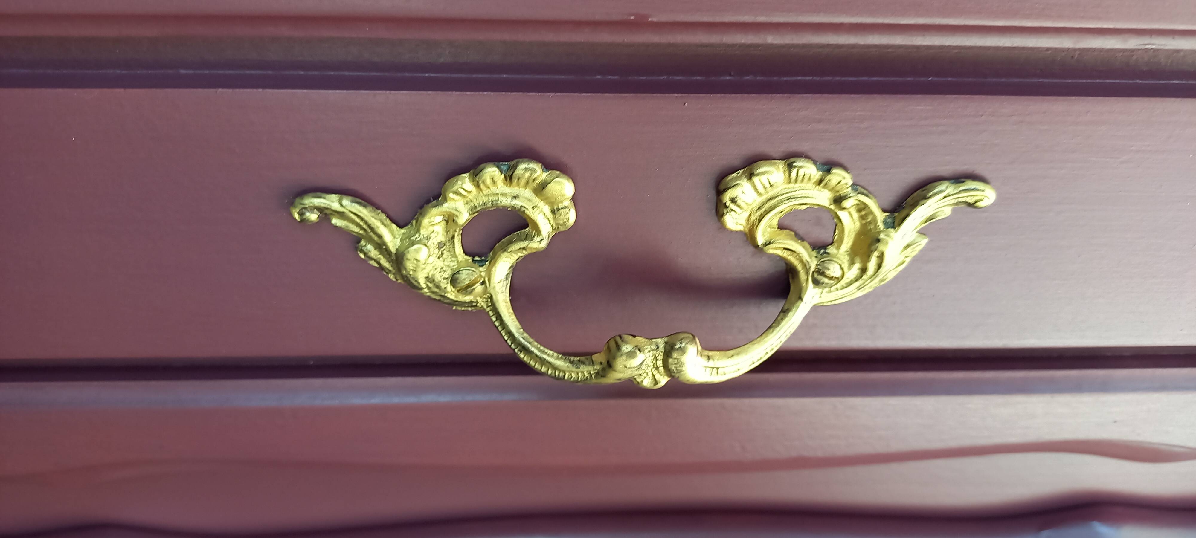 Chest of drawers
