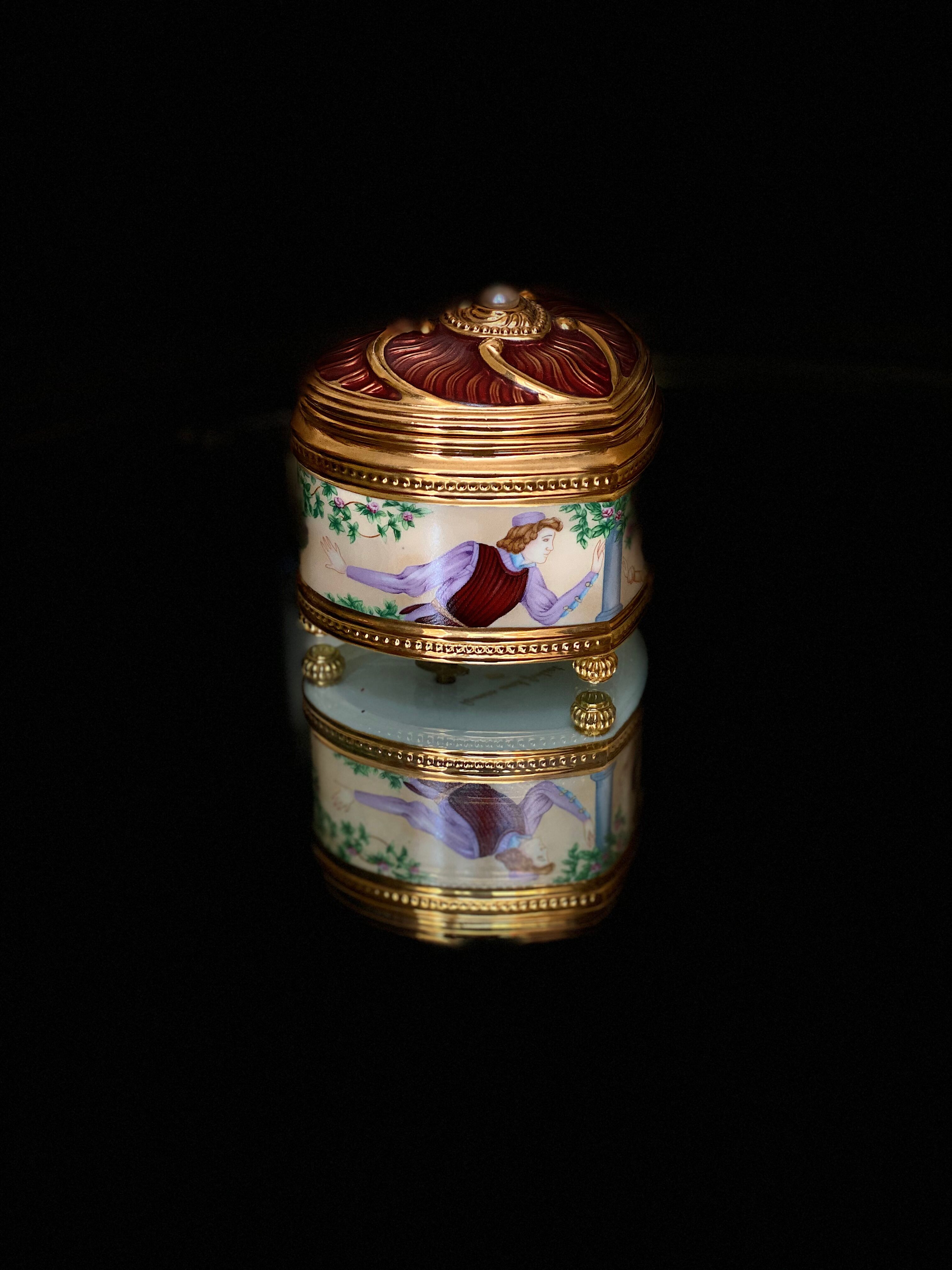 Romeo and Juliet musical jewelry box
