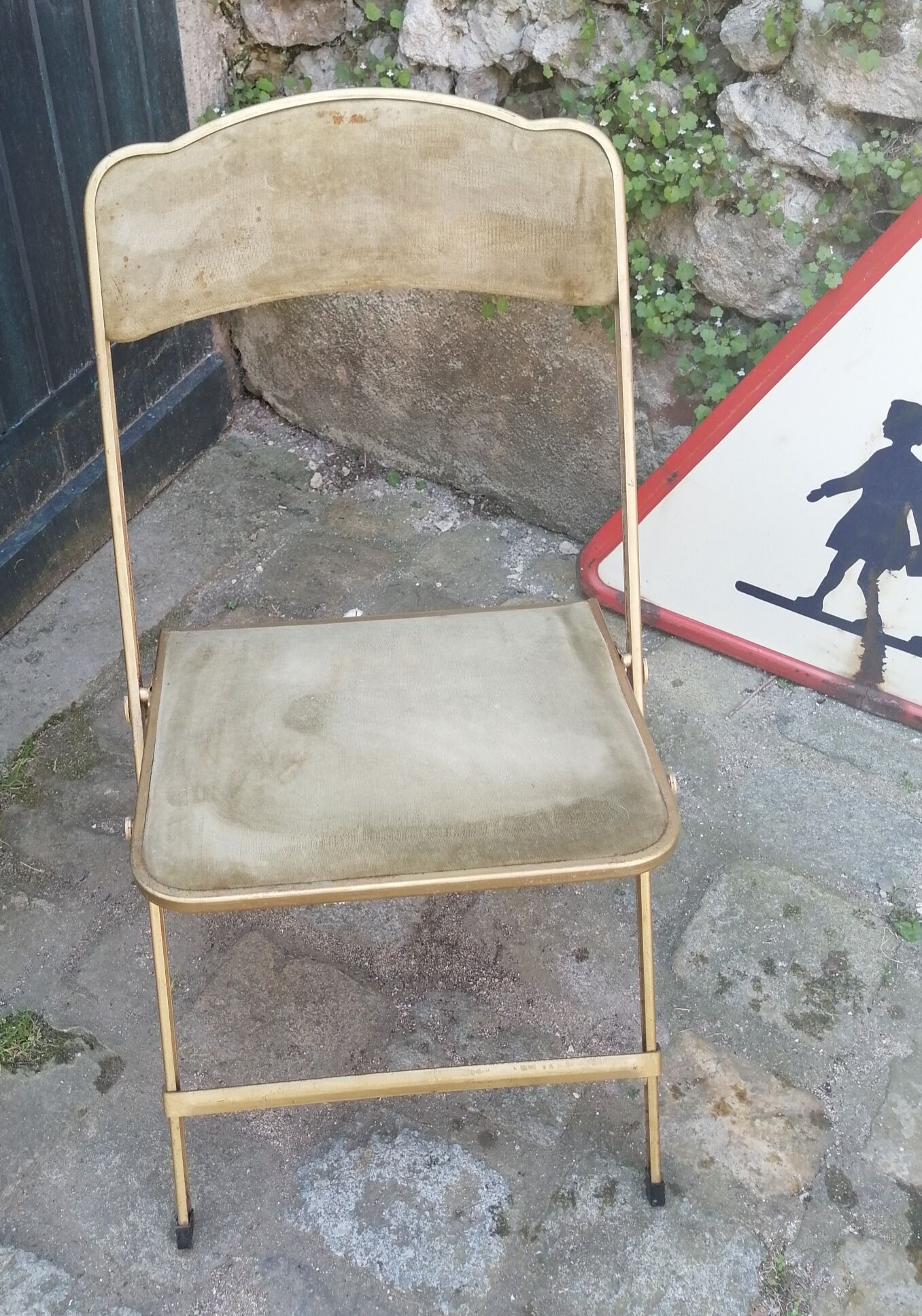 Khaki green folding chair