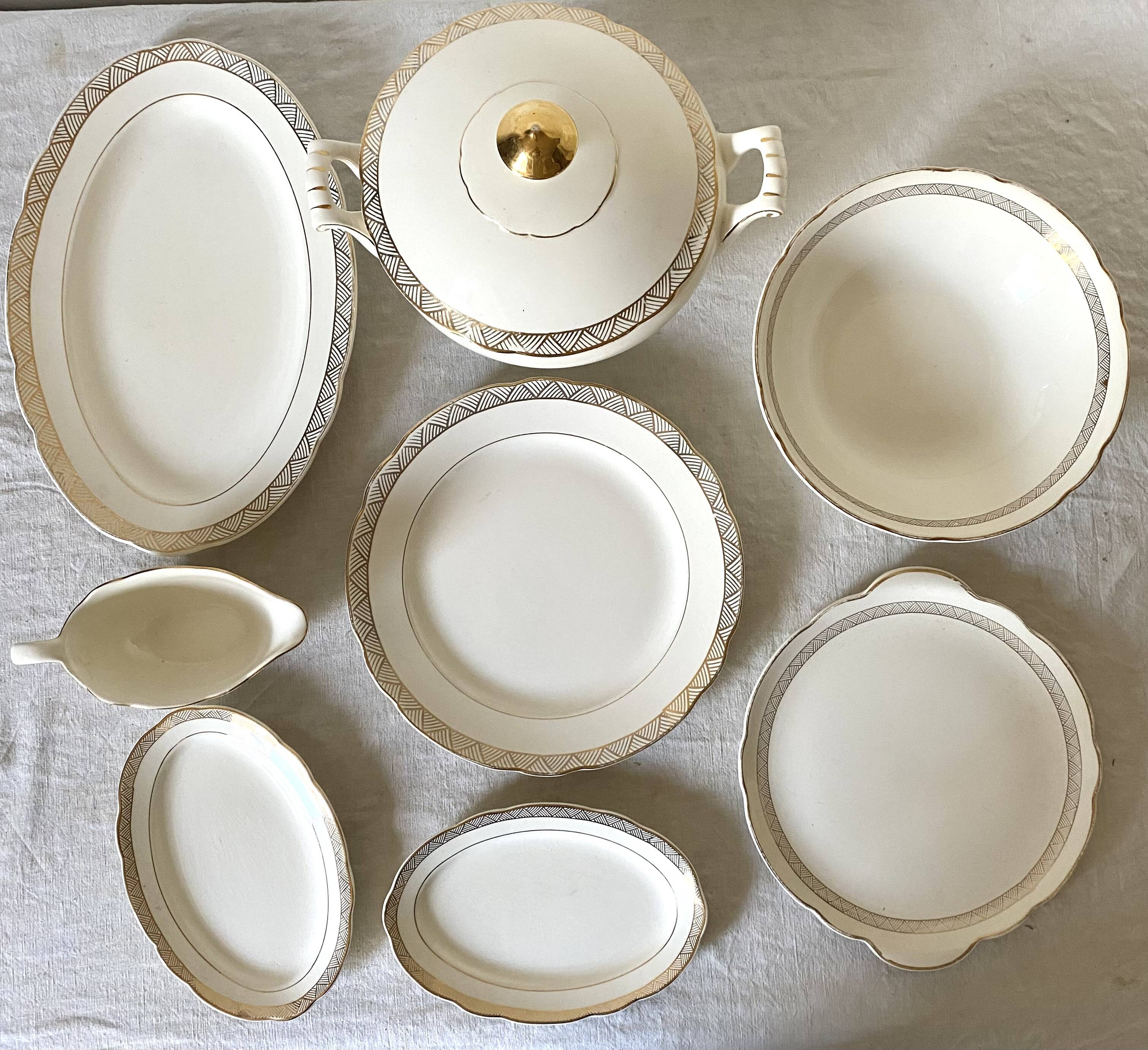 Villeroy and Boch 8-piece serving dish