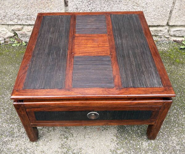 Table basse en bois massif et rotin de style colonial, années 70