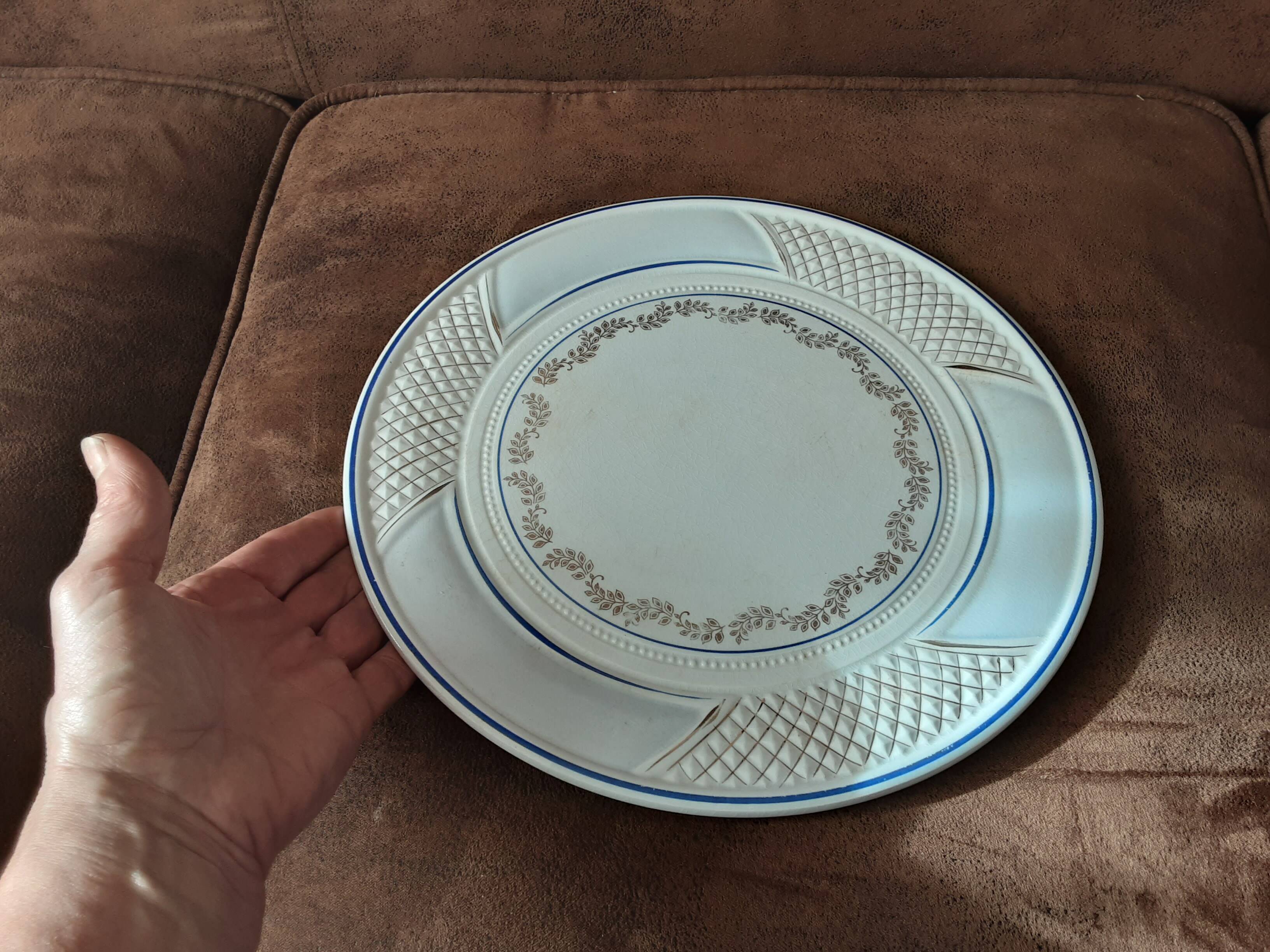 SA opaque porcelain dish