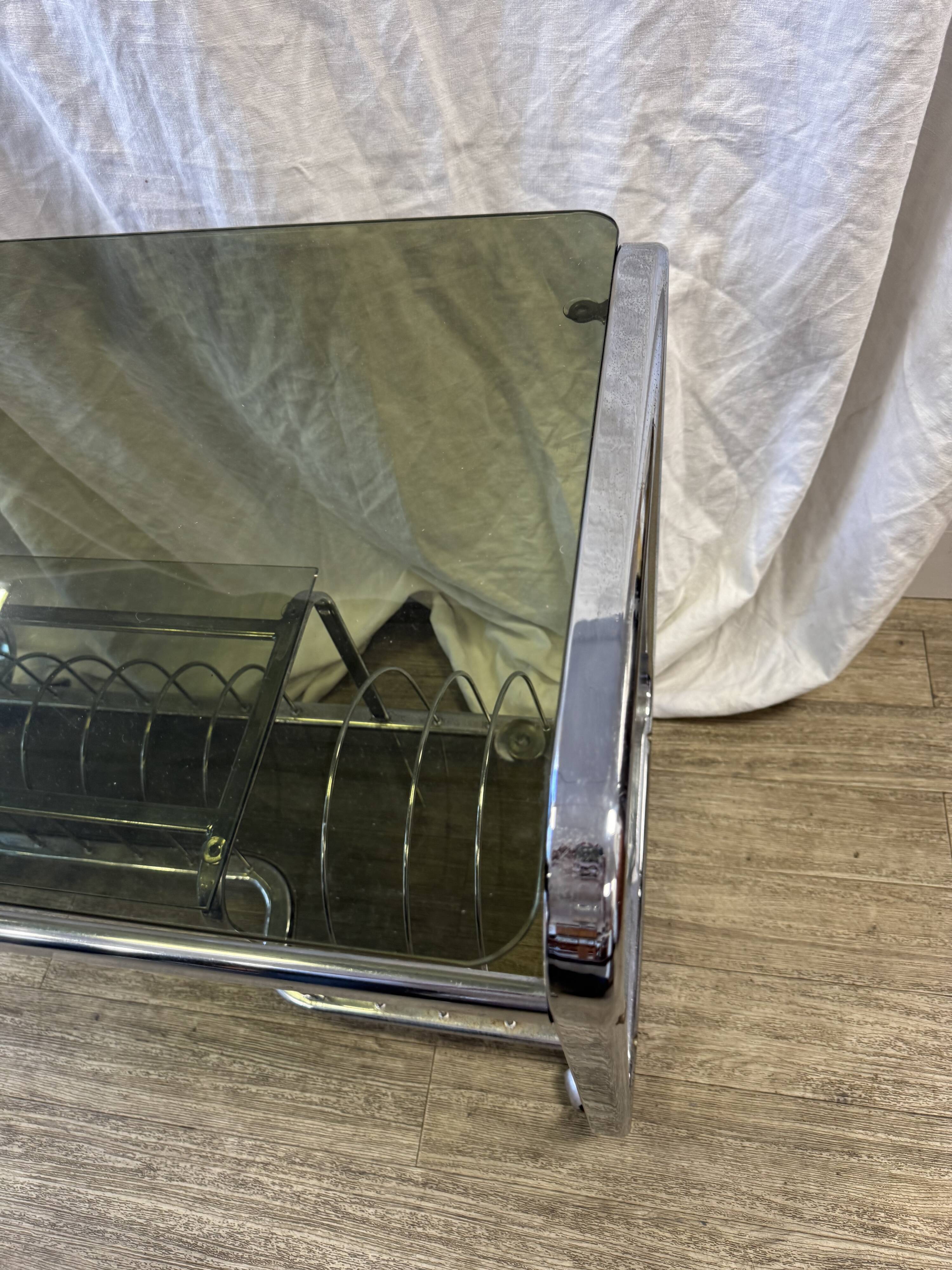 Vintage 70s rolling trolley