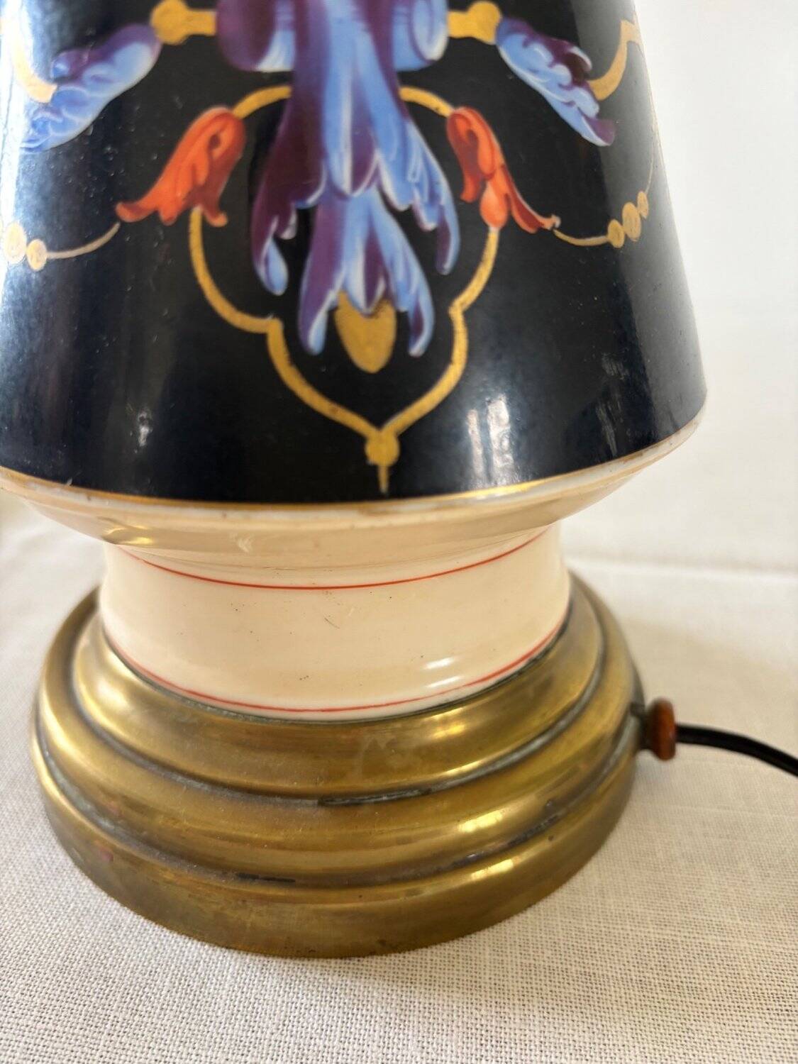 Art Deco table lamp in glazed and gilded porcelain, 20th century