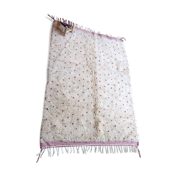 Tapis berbère Béni Ouarain à pois rose fushia et blanc