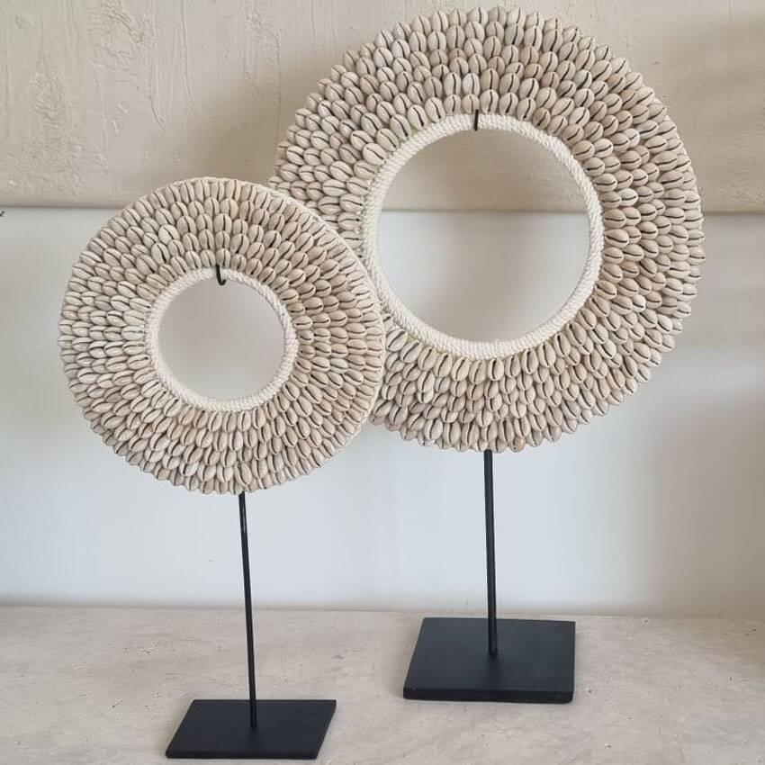 Decorative Papuan shell necklace