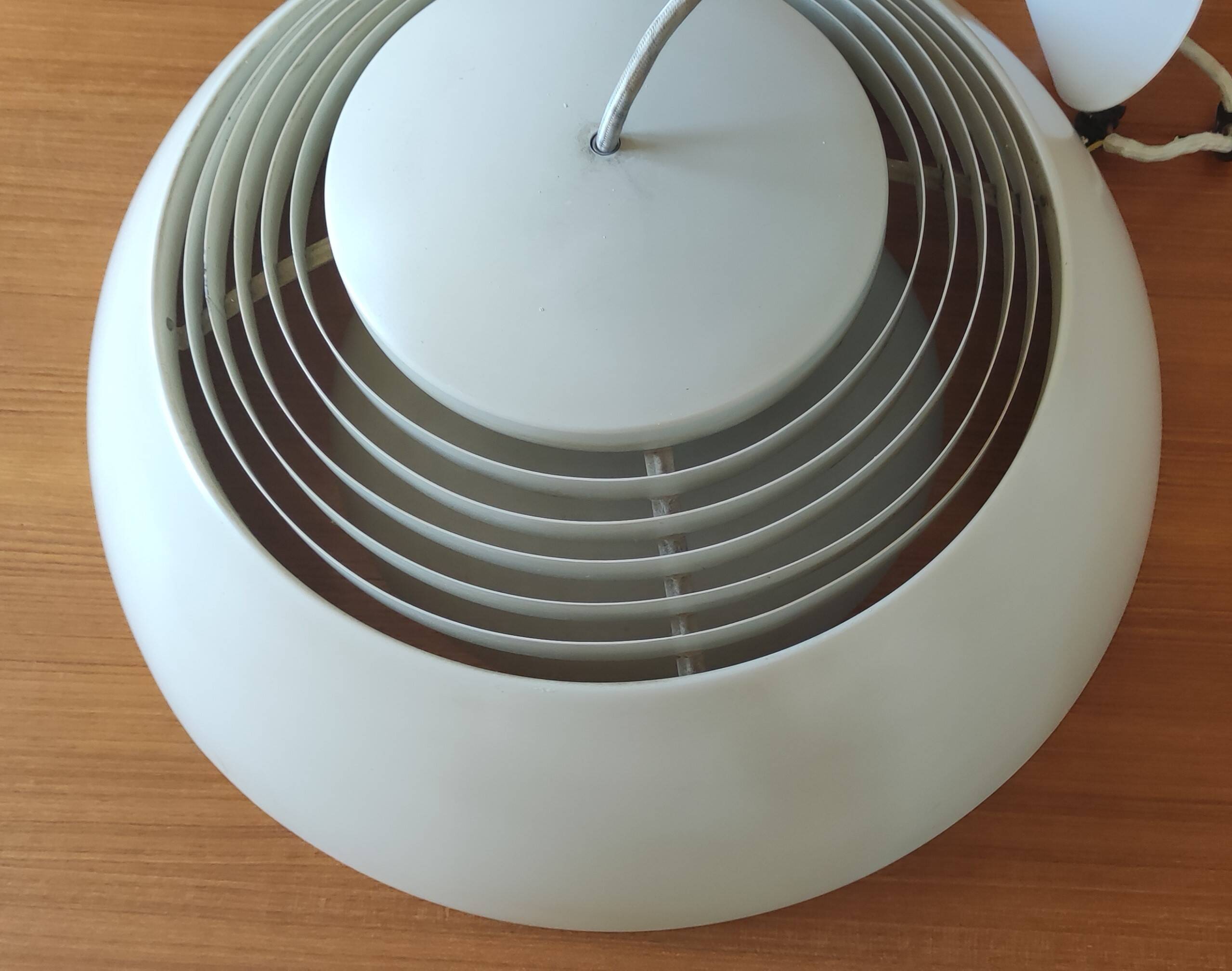 Suspension plafonnier Louis Poulsen AJ Royal 500 Arne Jacobsen