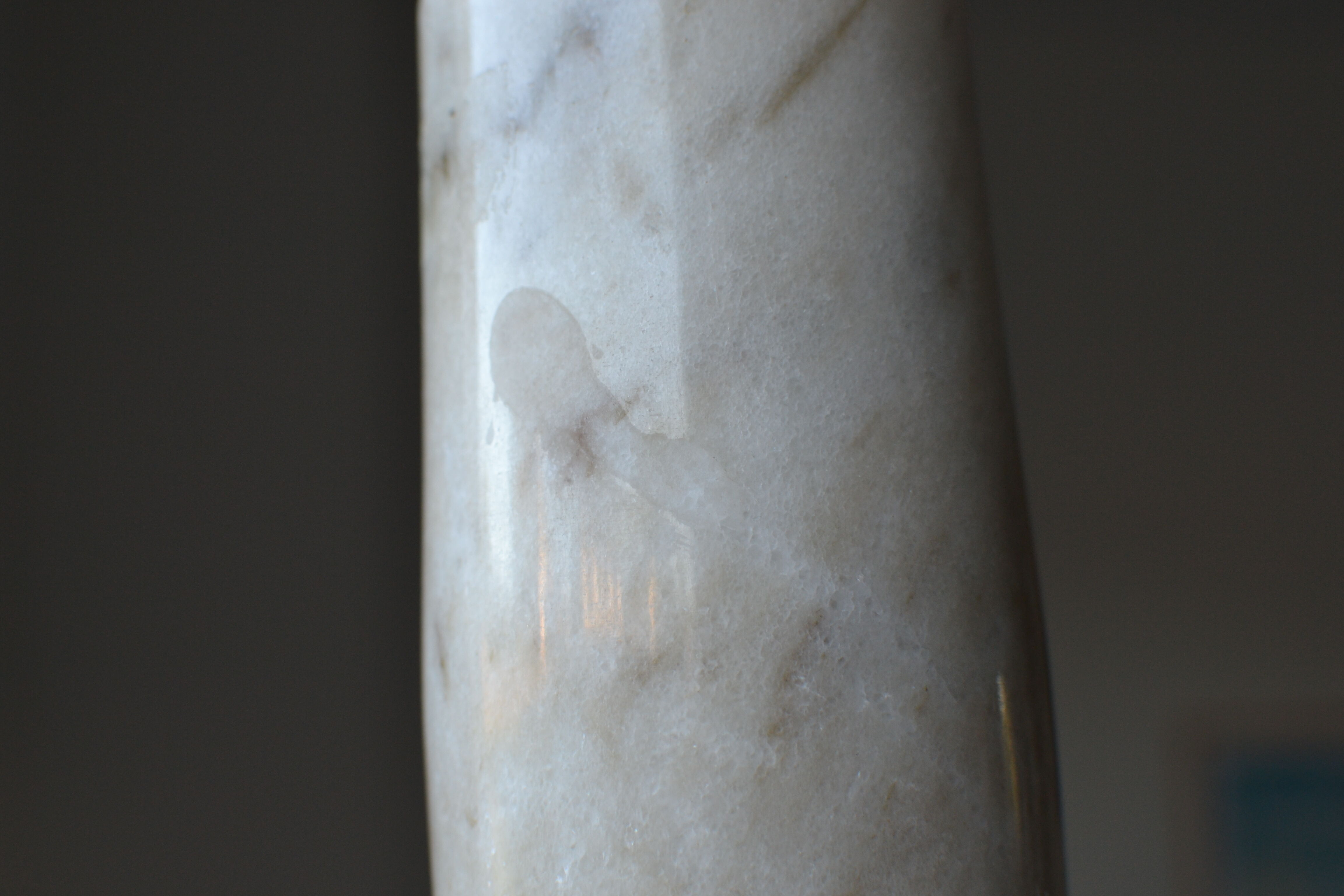 Candle holder in marble