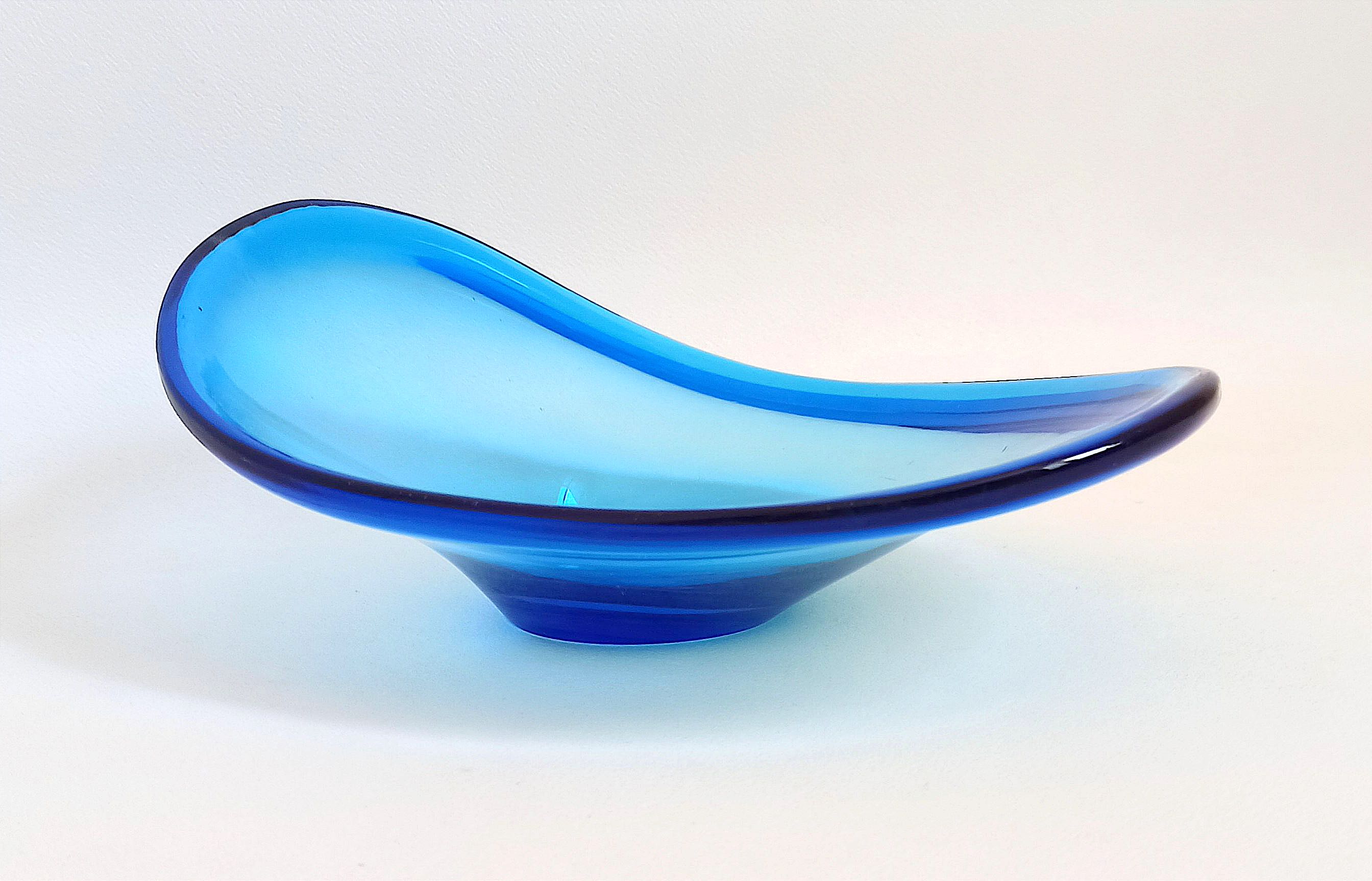 Empty pocket Lotta Petterson blue glass