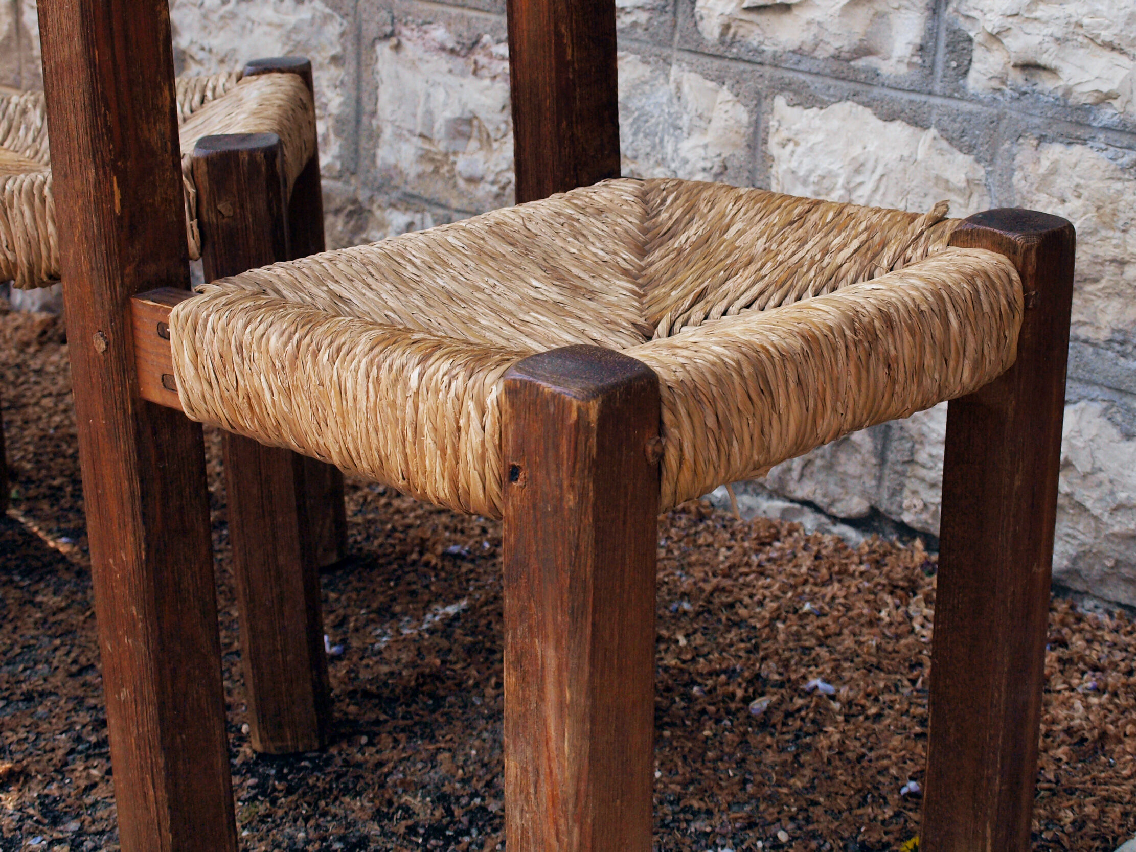 Brutalist chairs in pine and straw, France, 1950s, set of 4