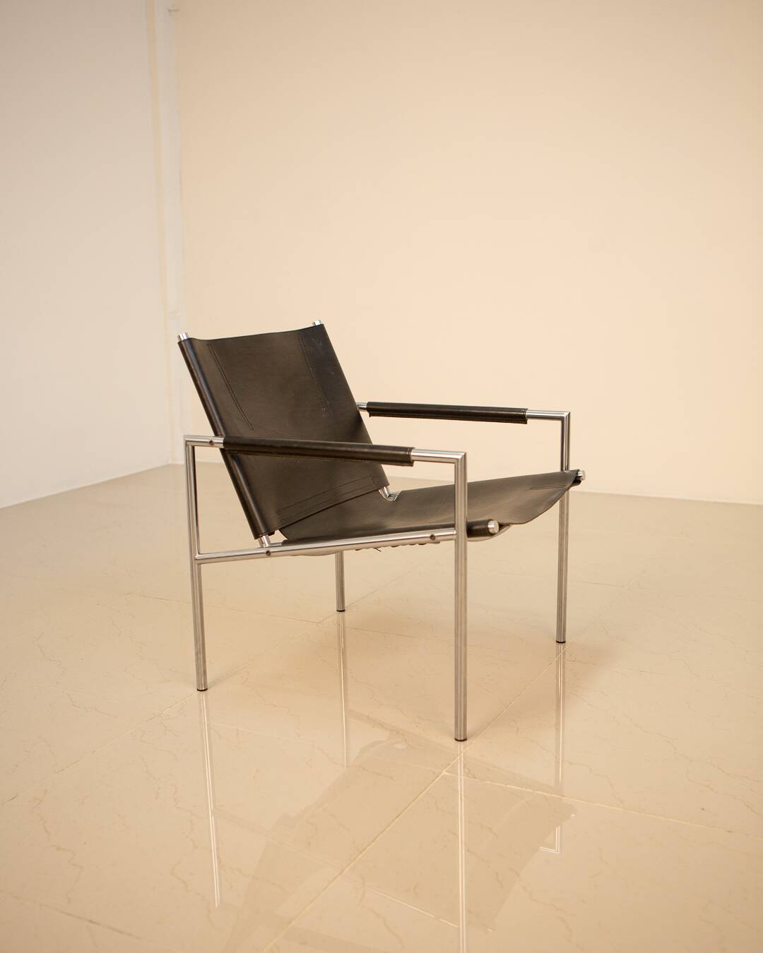 "SZ02" black leather armchair by Martin Visser for Spectrum 90's