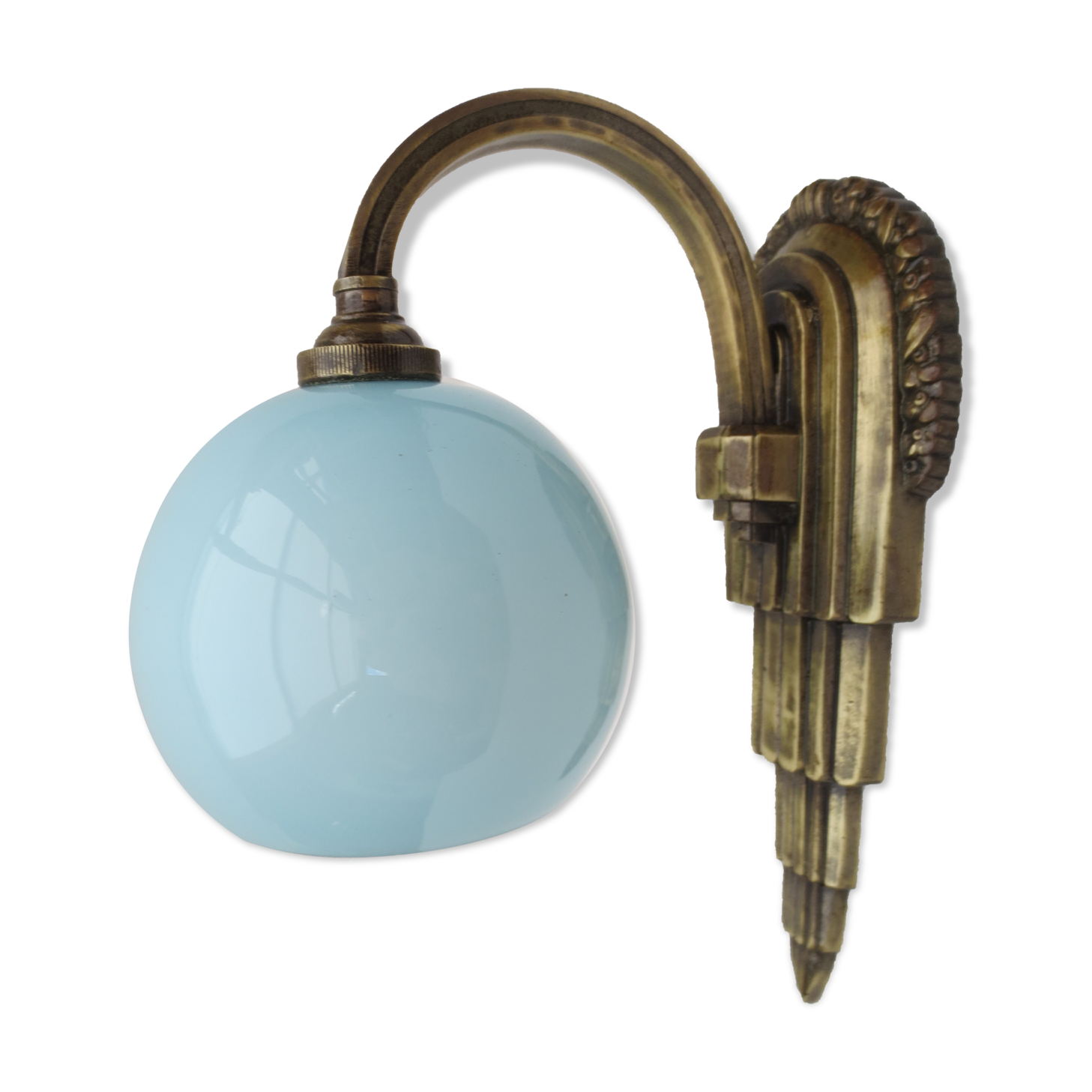 Art deco wall lamp in brass and soft blue opaline globe