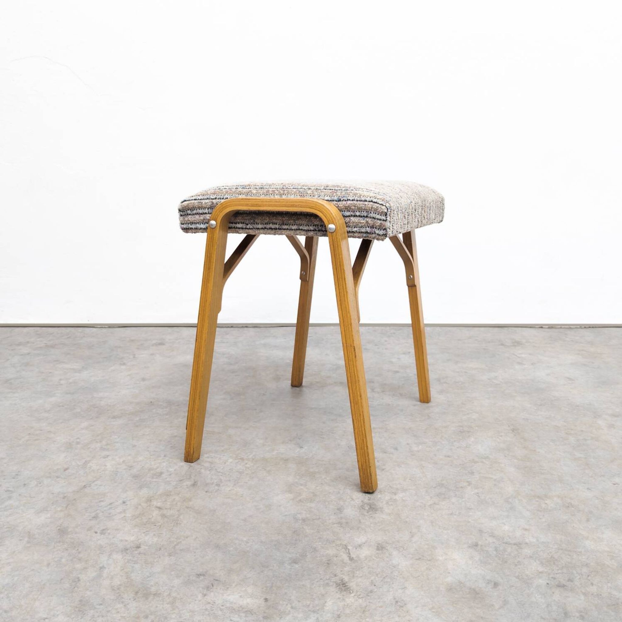 Tabouret Mid-Century en Bois Courbé par Ludvík Volák pour Dřevopodnik Holešov, 1960s