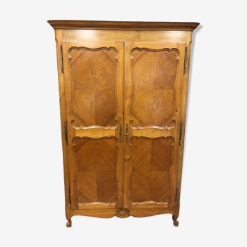 Solid wood and veneered cabinet