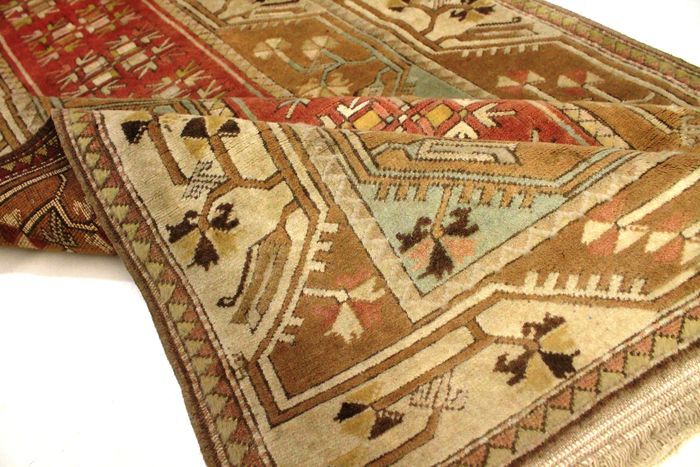 Milas Turkish rug 20th century 117x220cm