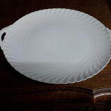 Porcelain dessert plates with cake dish