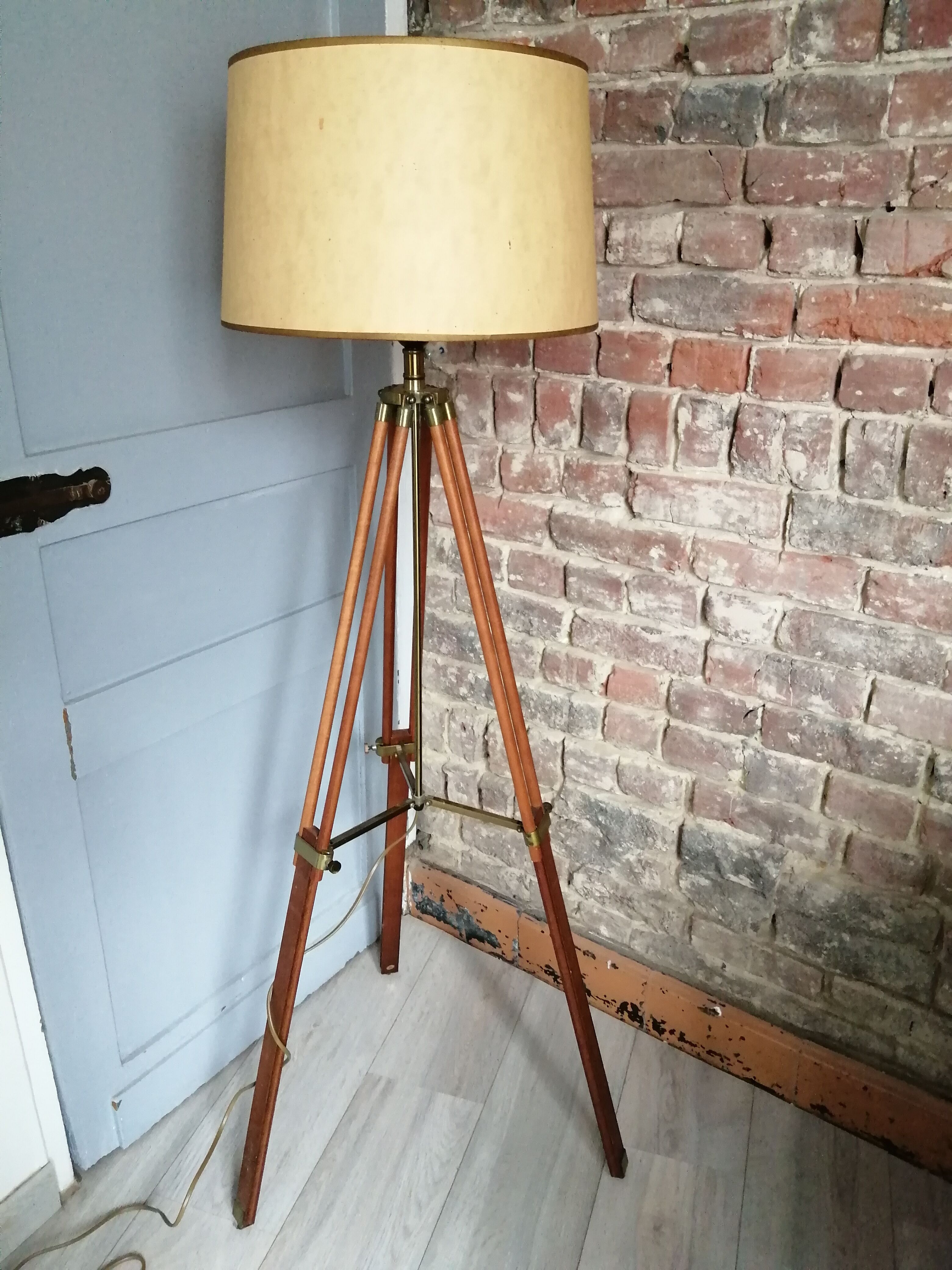 Lampadaire trépieds bois