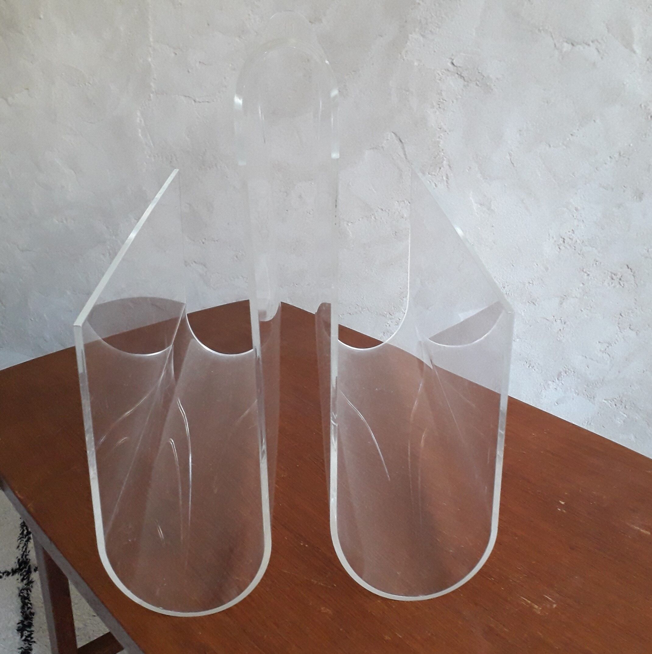 Plexiglas magazine holder