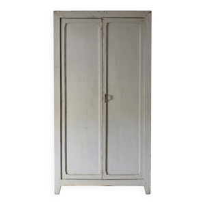 Armoire parisienne