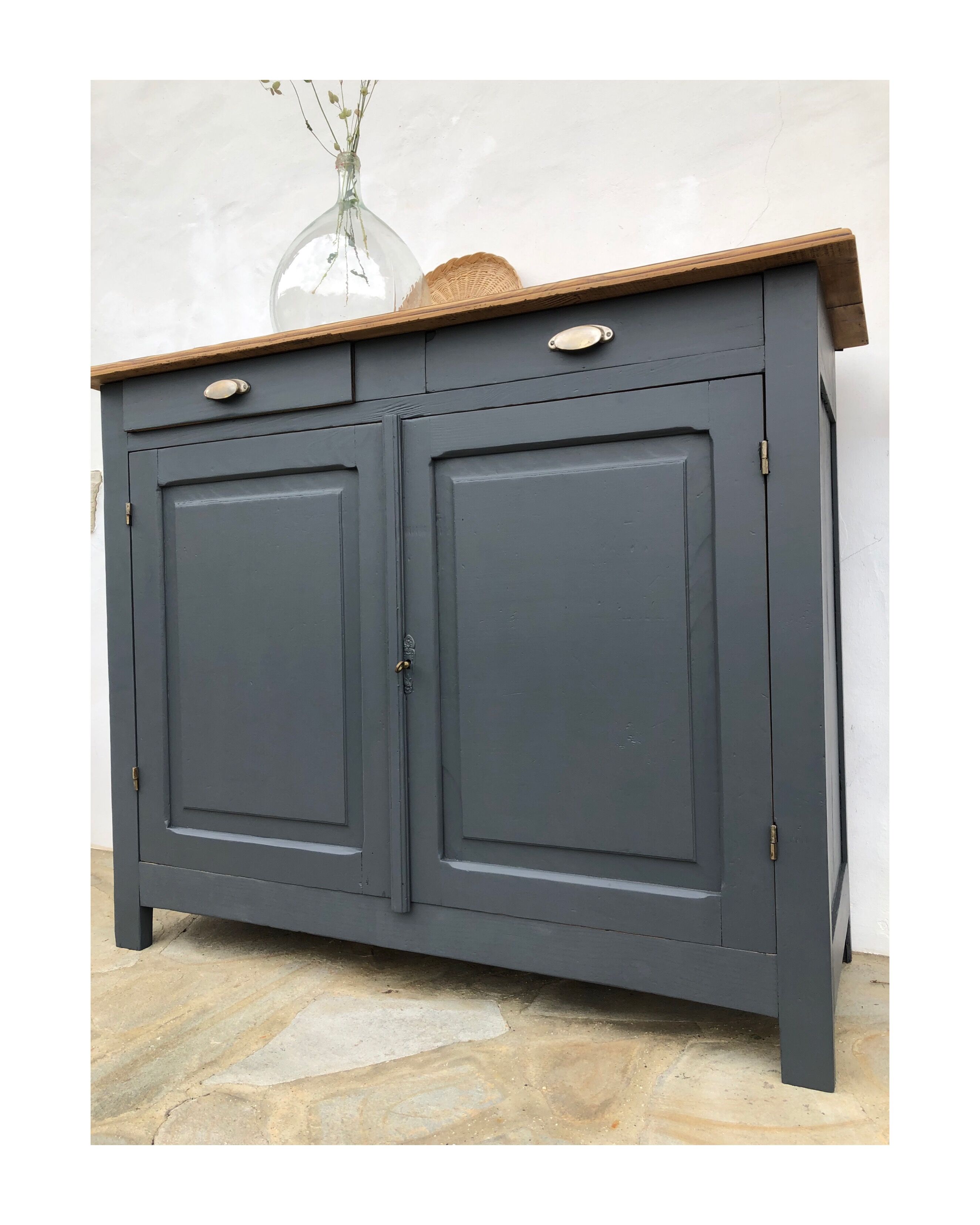 Vintage parisian buffet