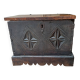 Small French chest from the 17th century in its own juice.