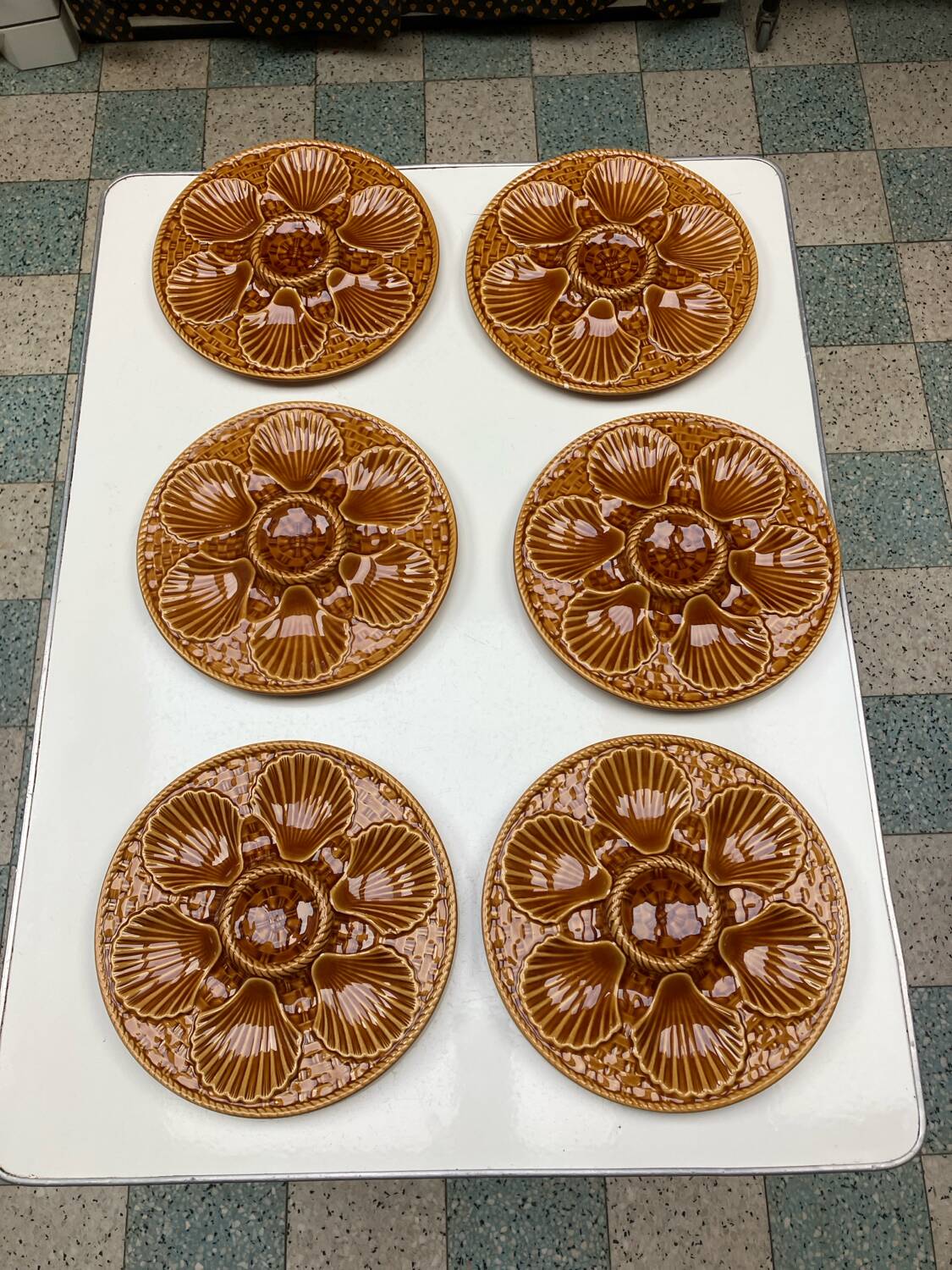 6 assiettes à huîtres barbotine 