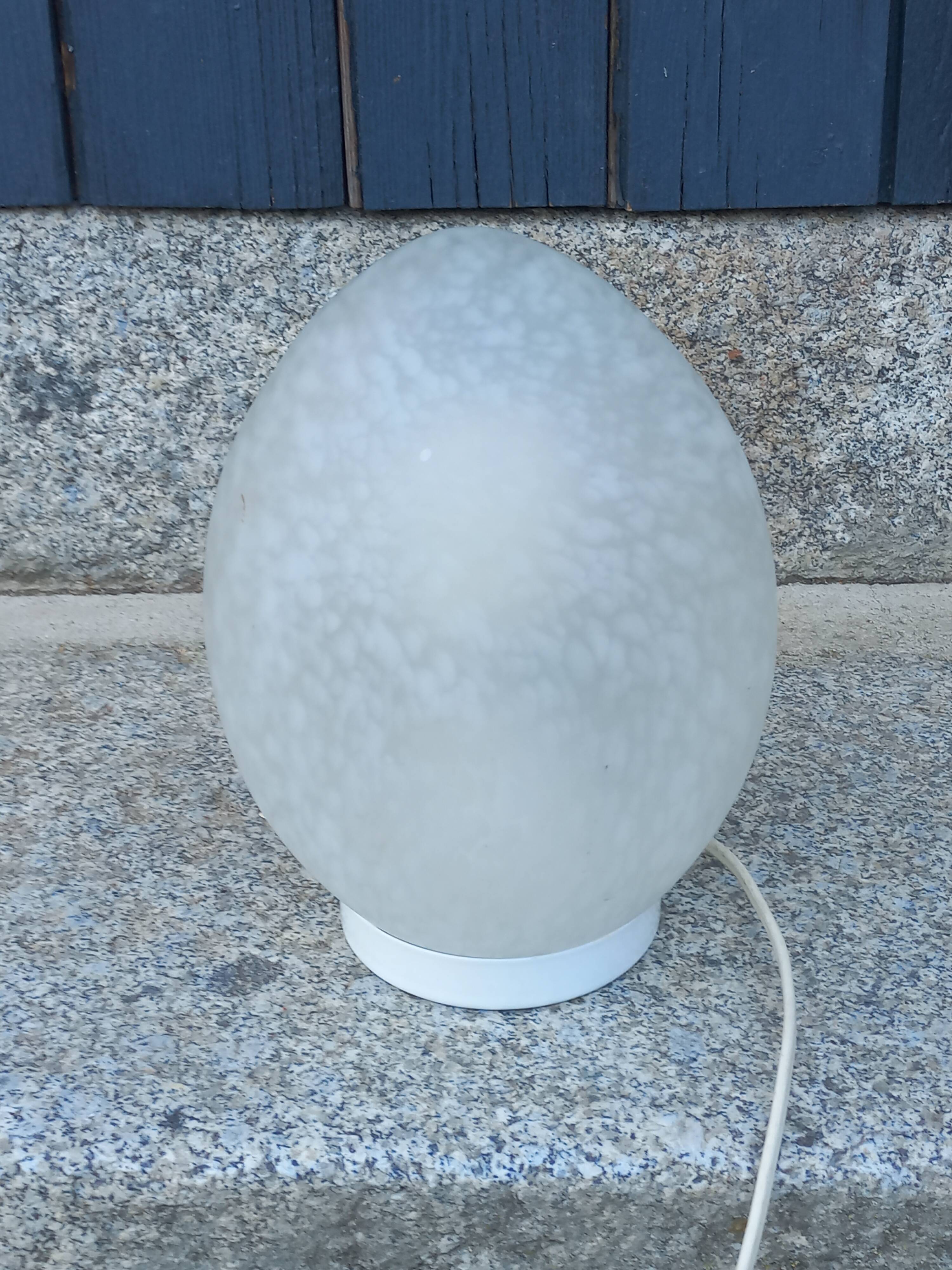 Speckled glass egg lamp by Vianne from the 1980s.