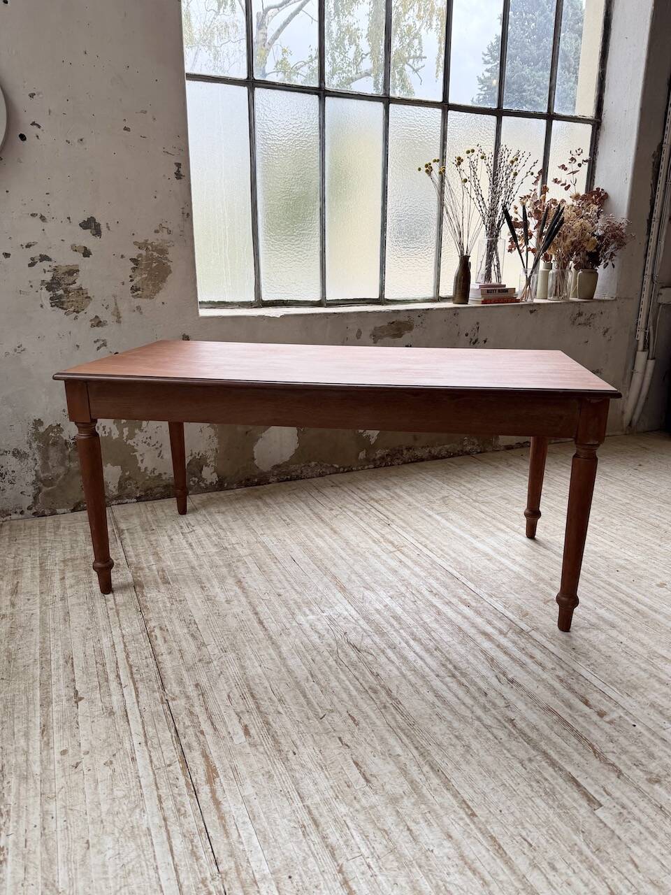 Turned leg cherry table 160cm