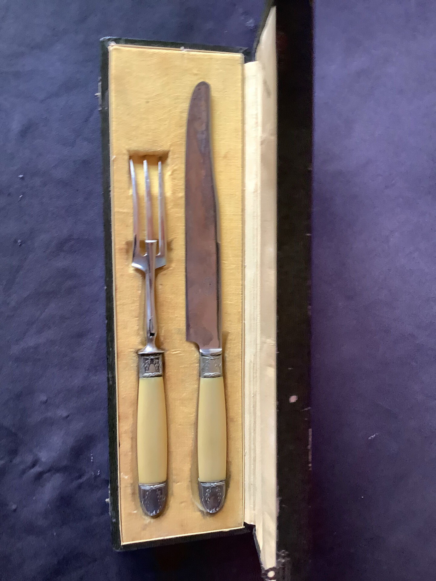 Leg knives