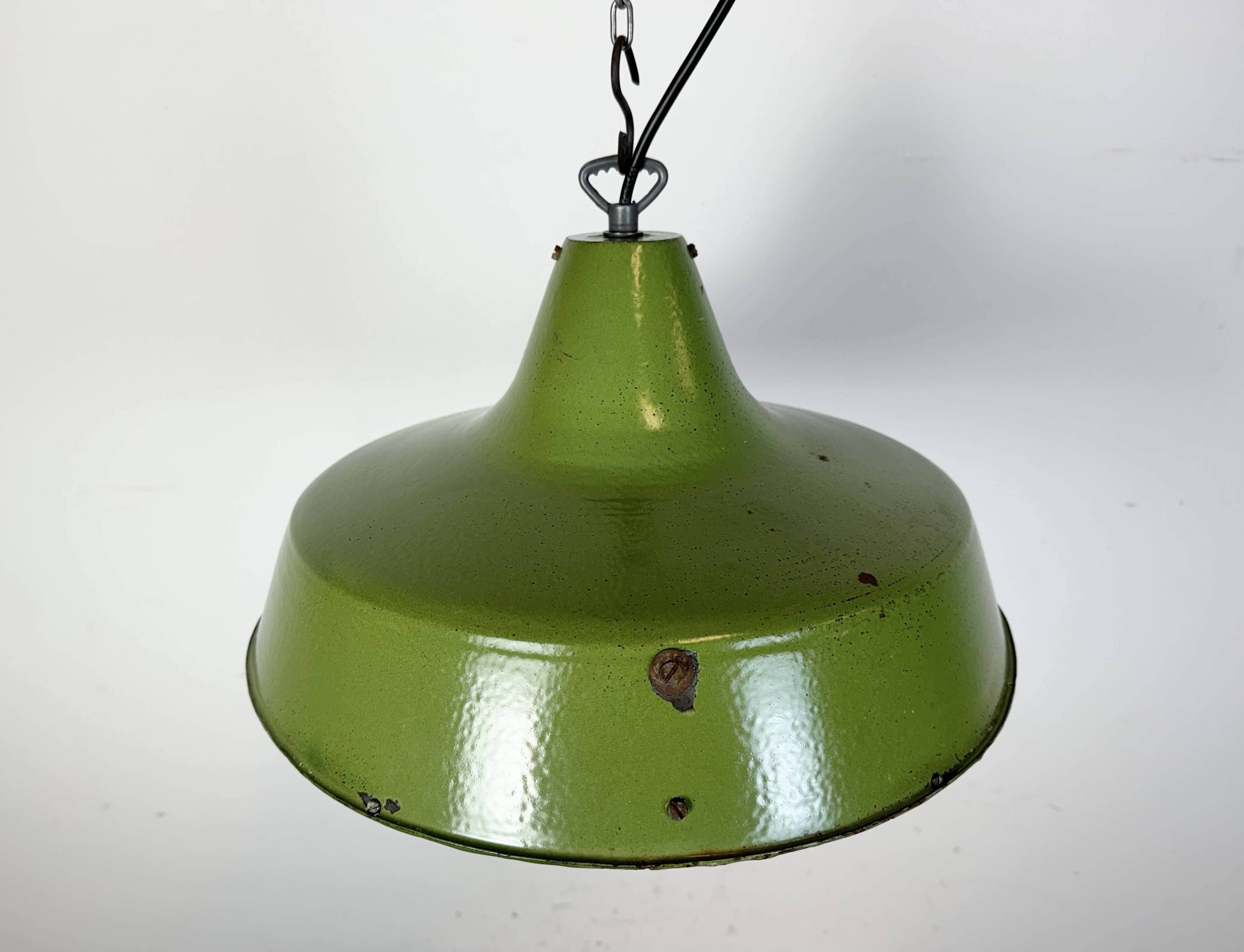 Industrial Italian Green Enamel Factory Pendant Lamp, 1960s