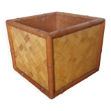 Cache pot, storage box in wood and rattan.