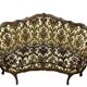 Rare Banquette d'angle / caqueteuse style Louis XV en bois sculpté