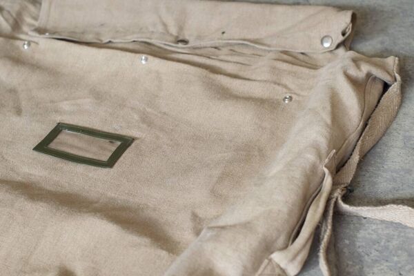 Transat repos lit de camp armée française avec matelas et sac / Jardin 1960