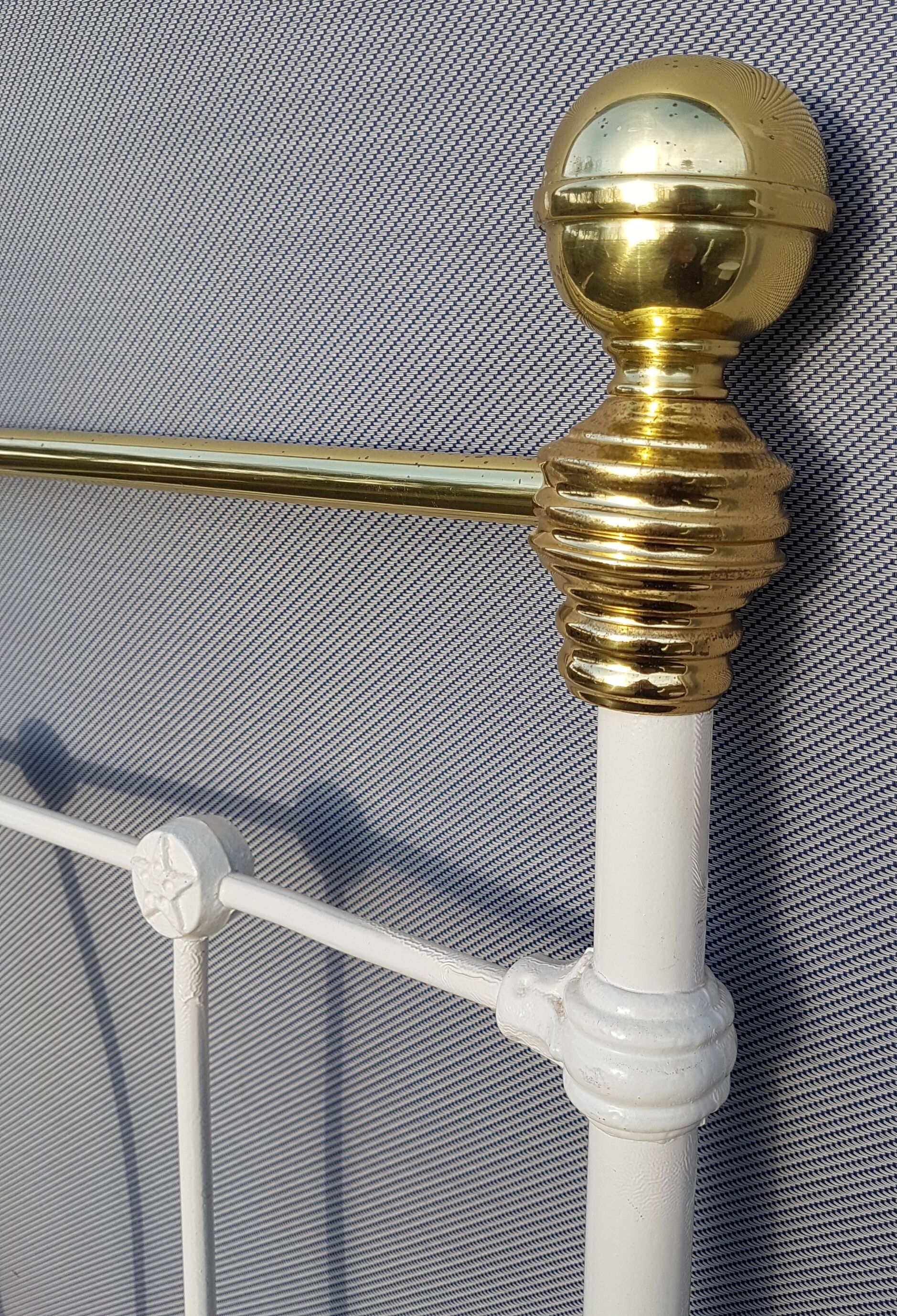 Art Deco era bed 120X200 cast star and brass balls